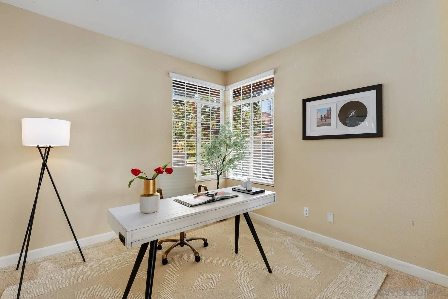 https://cdn.realtyfeed.com/cdn/127/250024307/bca4108b9755516f6099106e7fed04d8.webp