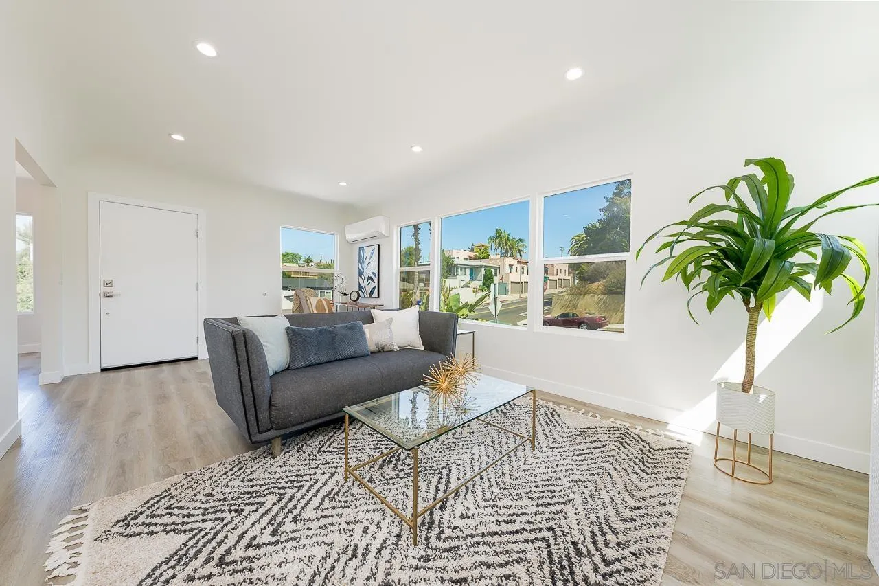 https://cdn.realtyfeed.com/cdn/127/250024308/7d5e5d4274f368f8dbf264c0d08e2c60.webp