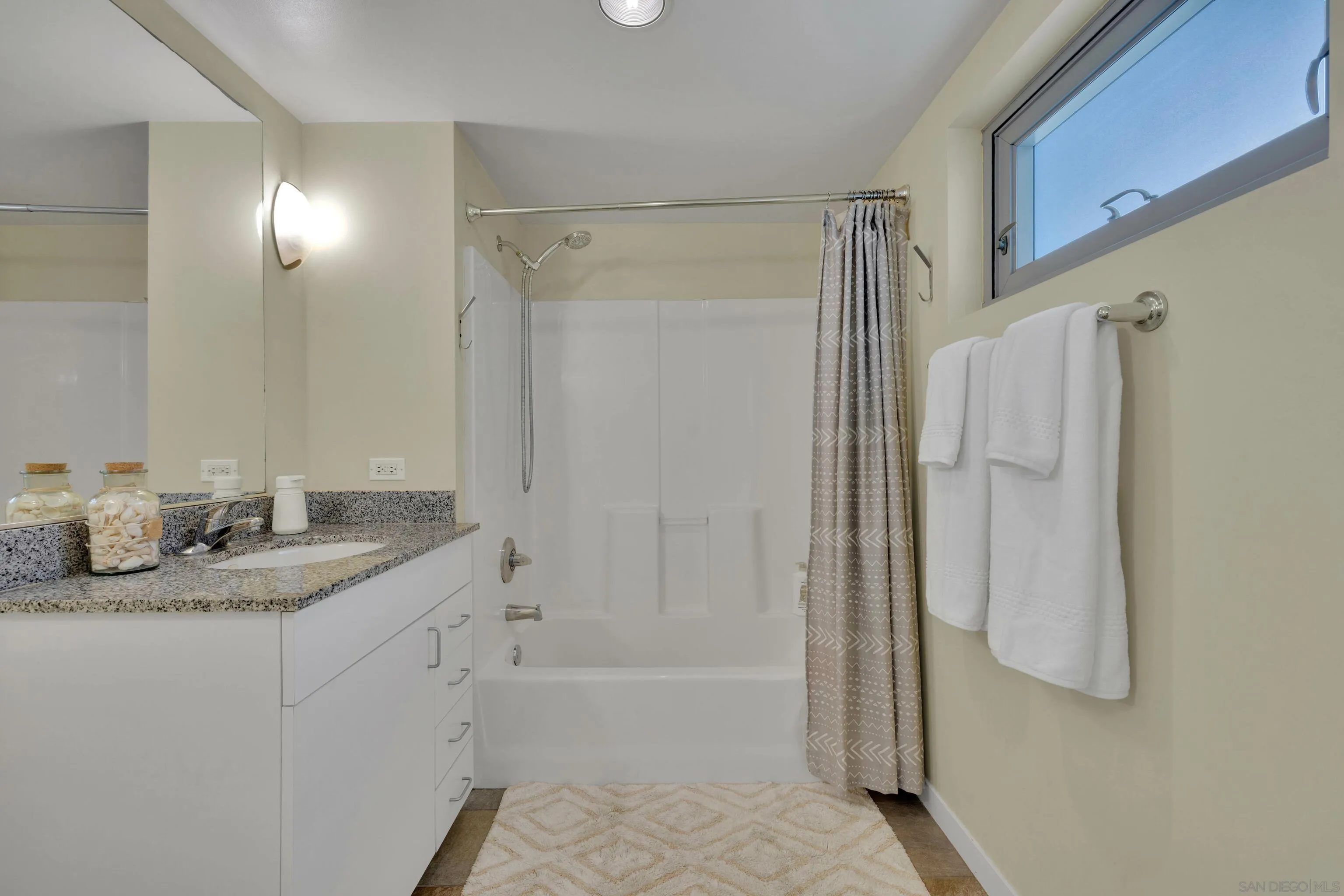 Photo #27: 250024310 Listing: Photo #27