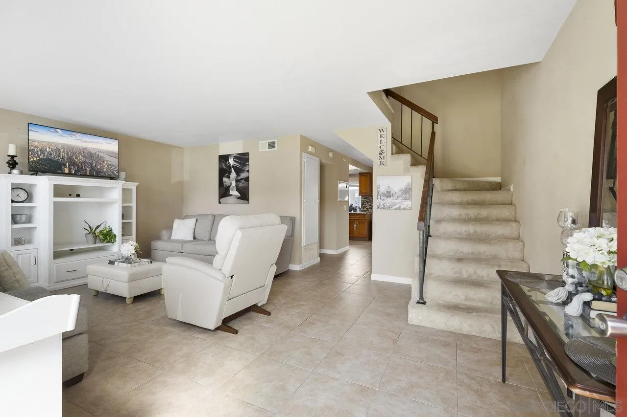 Photo #2: 250024322 Listing 
