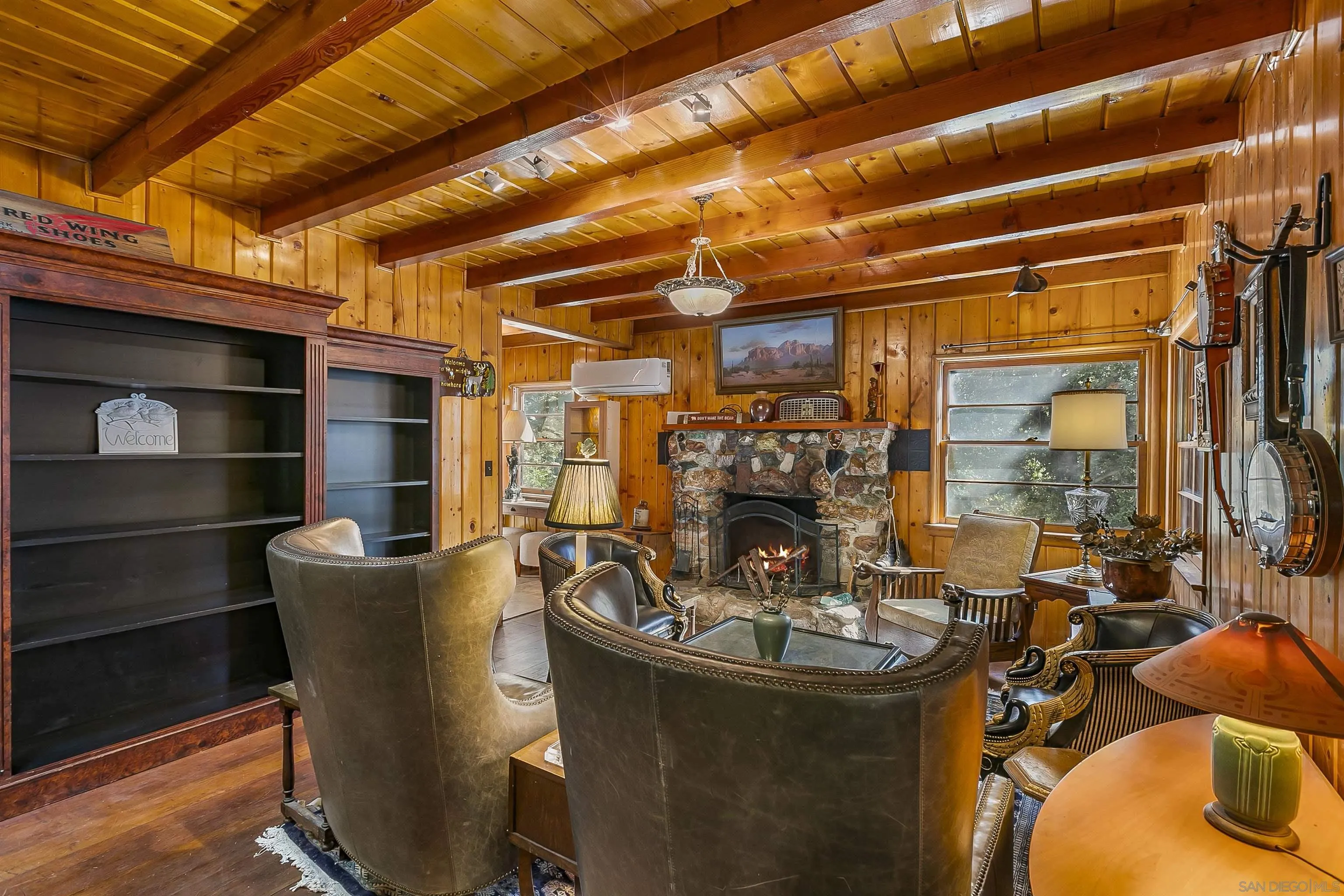 https://cdn.realtyfeed.com/cdn/127/250024352/dea06b25389bd9036e907908f80cd18c.webp