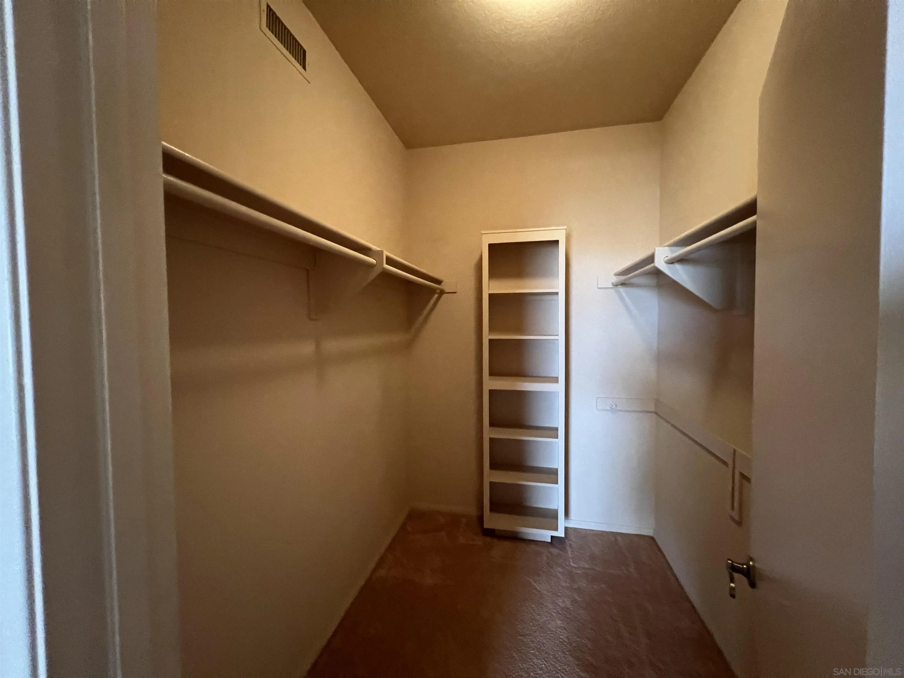 Photo #19: 250024371 Listing: Photo #19