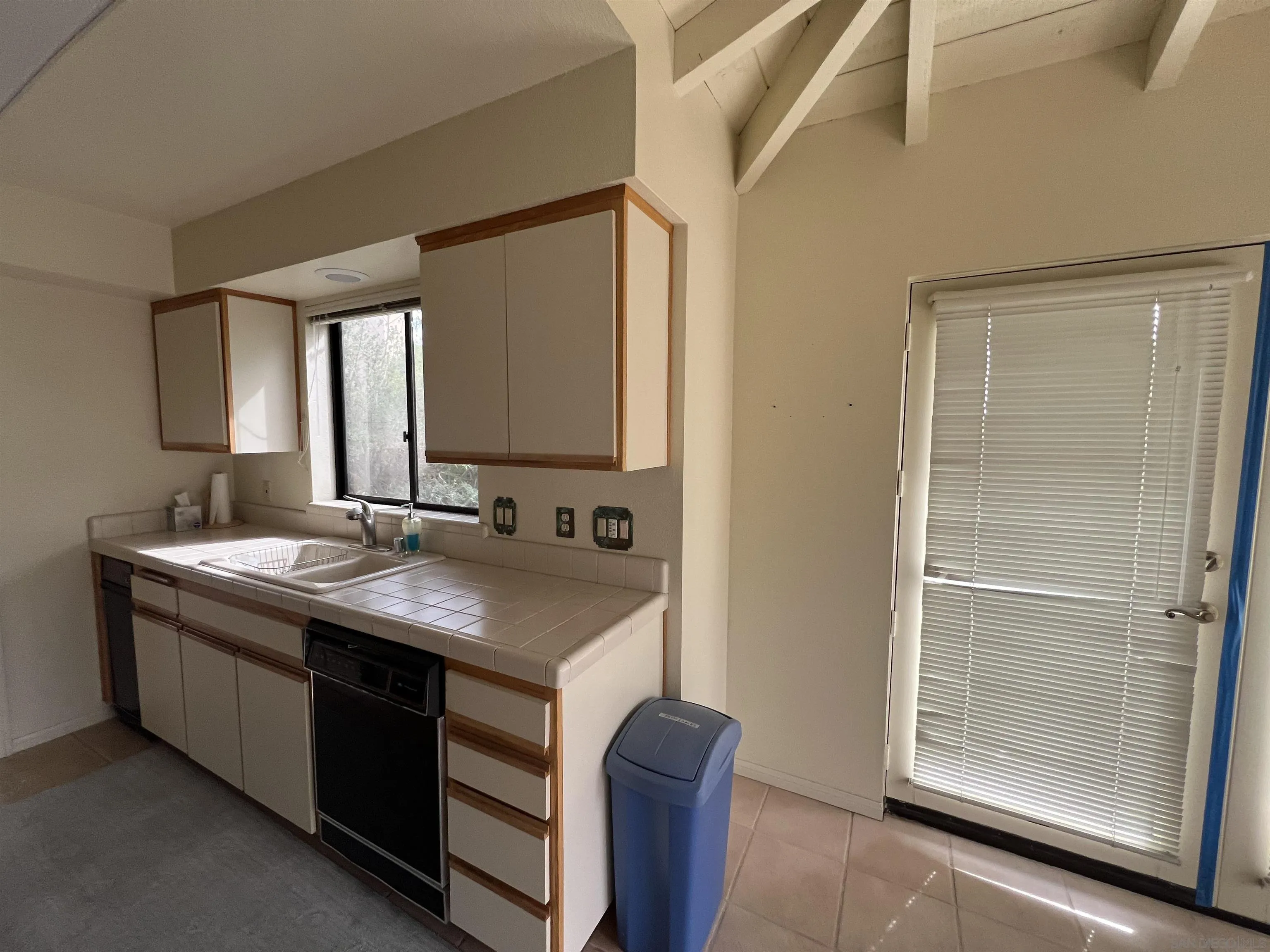 Photo #16: 250024371 Listing: Photo #16
