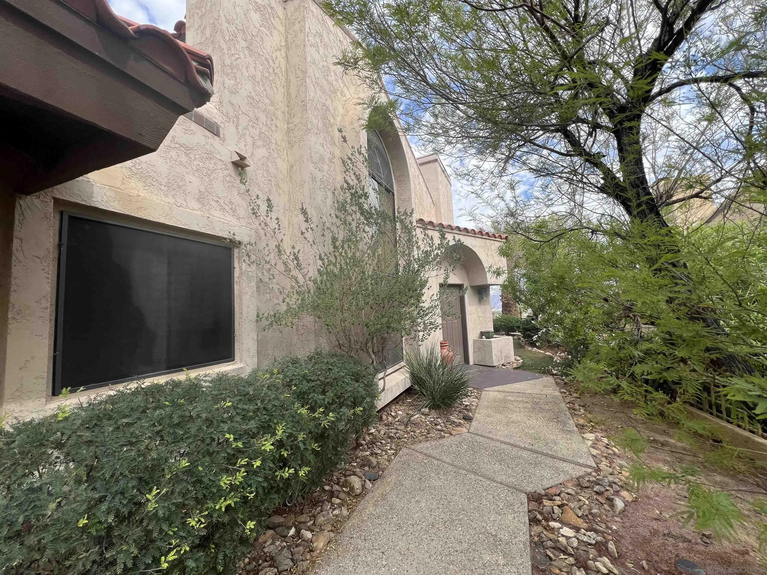 More Details about MLS # 250024371 : 4683 DESERT VISTA DR