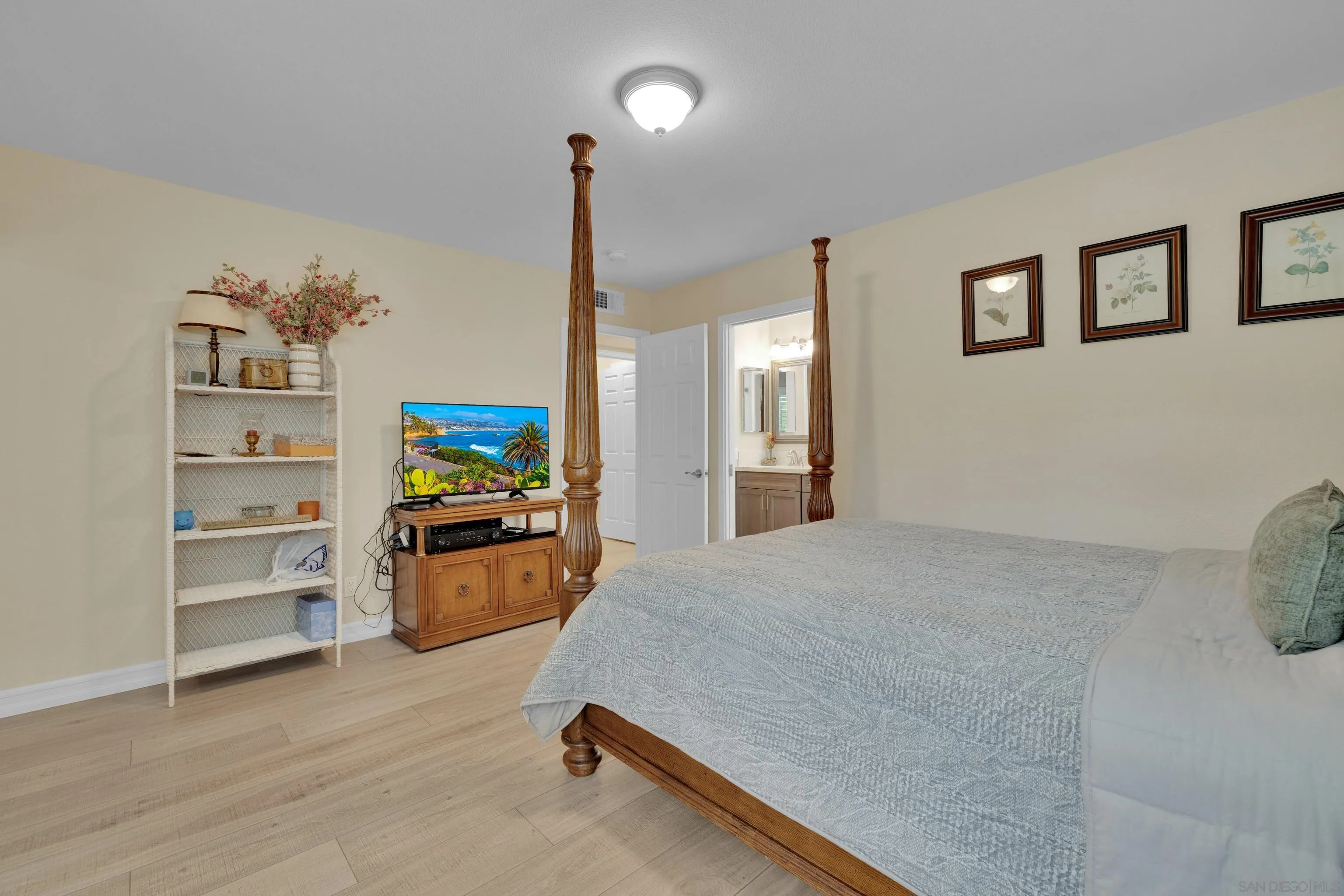 https://cdn.realtyfeed.com/cdn/127/250024383/0c6004dc73fd1f0aa19cb83fe779d676.webp