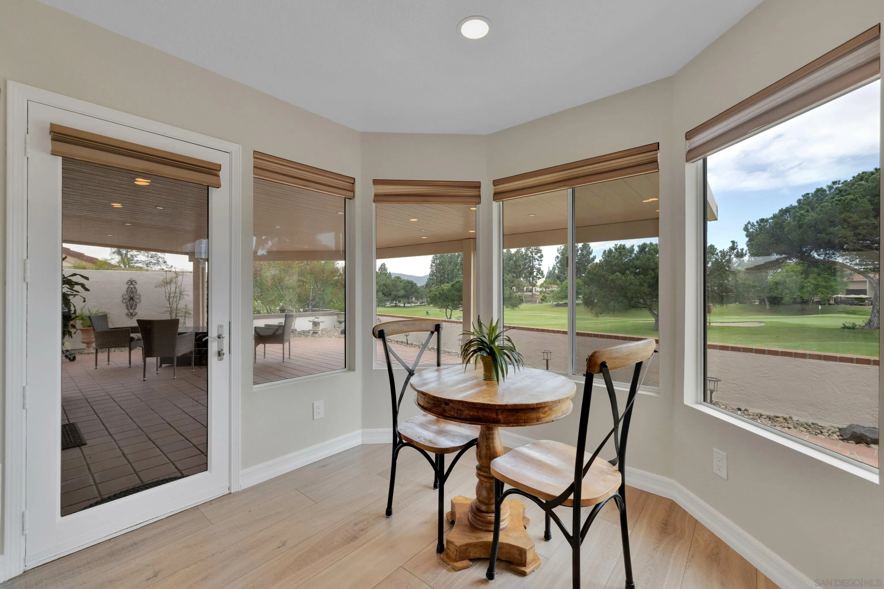 https://cdn.realtyfeed.com/cdn/127/250024383/4179ea949f1b22eb338445db85364abf.webp