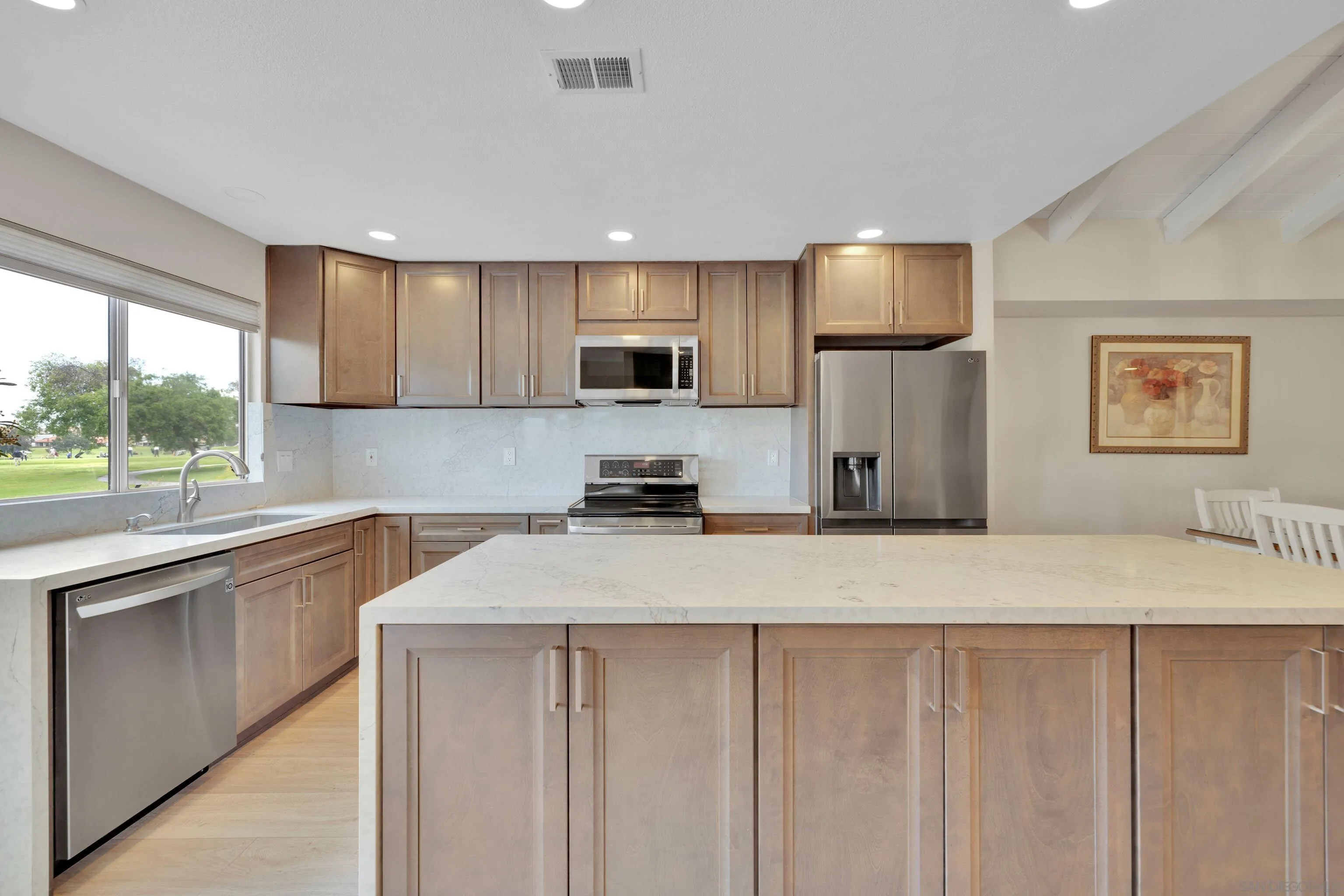 https://cdn.realtyfeed.com/cdn/127/250024383/55c4a309cb96ddbff2ecdc9a256ba487.webp