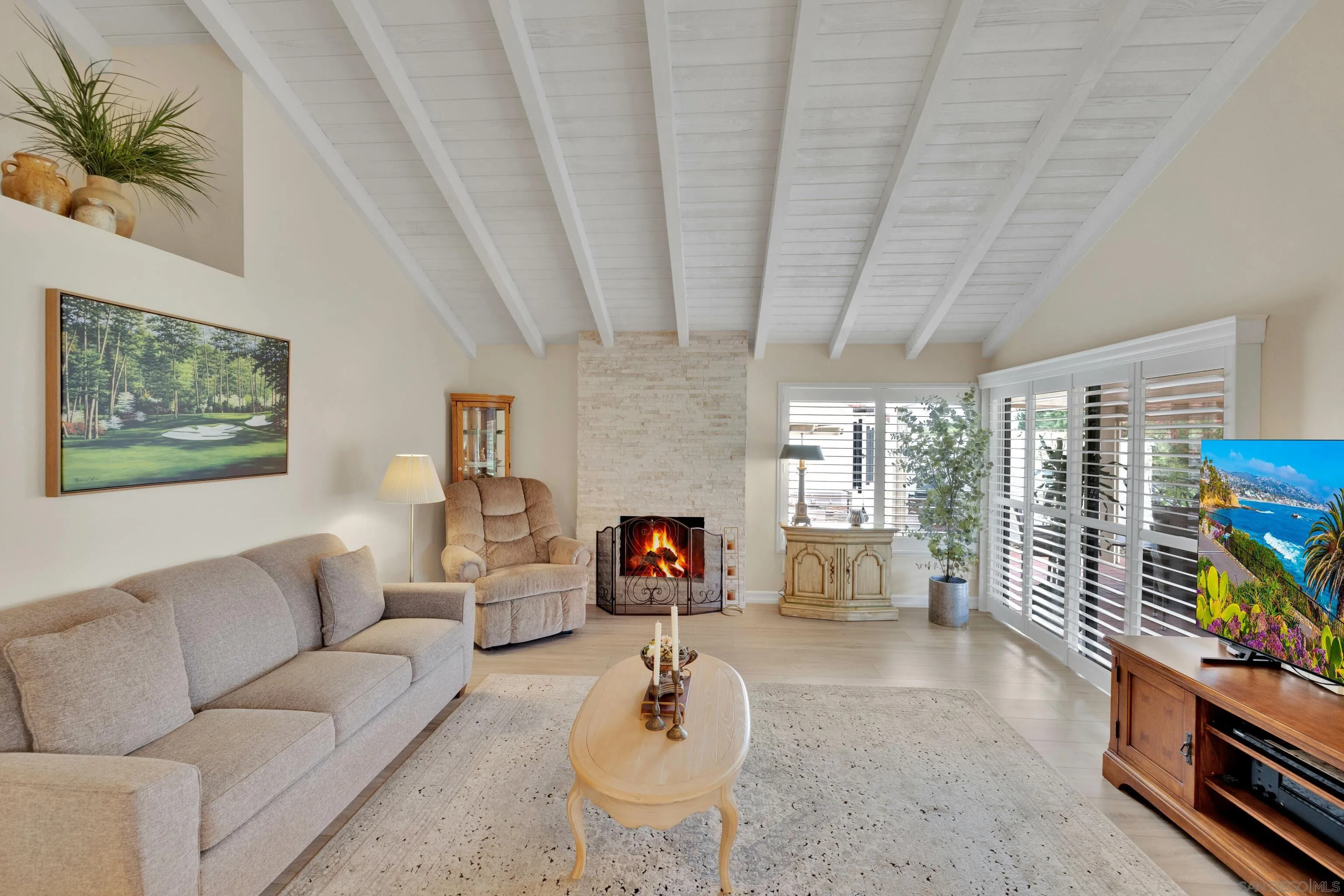 https://cdn.realtyfeed.com/cdn/127/250024383/8b8b13348060ae9f7b38dfe19ad779cc.webp