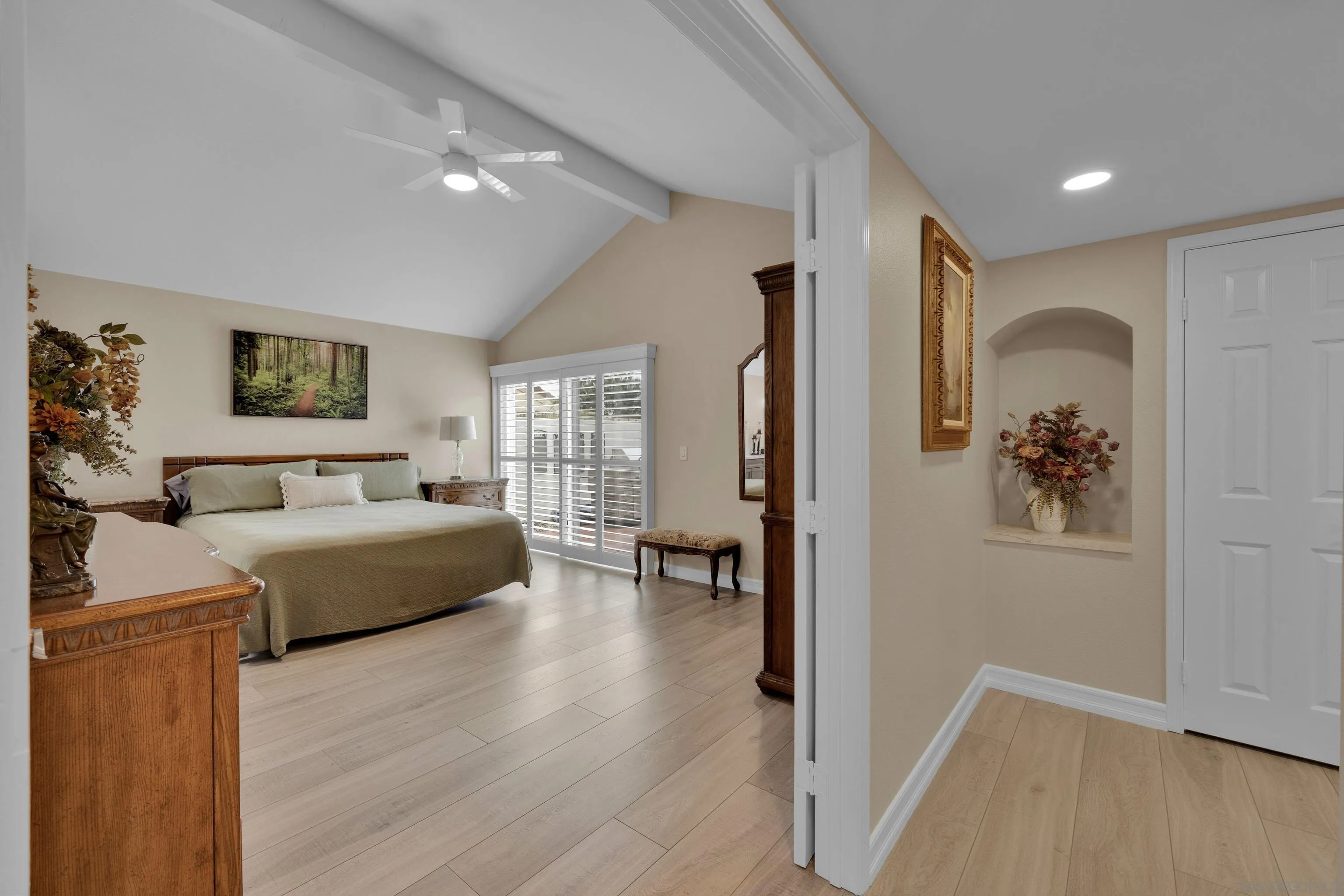https://cdn.realtyfeed.com/cdn/127/250024383/a1074a51685ccc14fb9275b3f5ffe942.webp