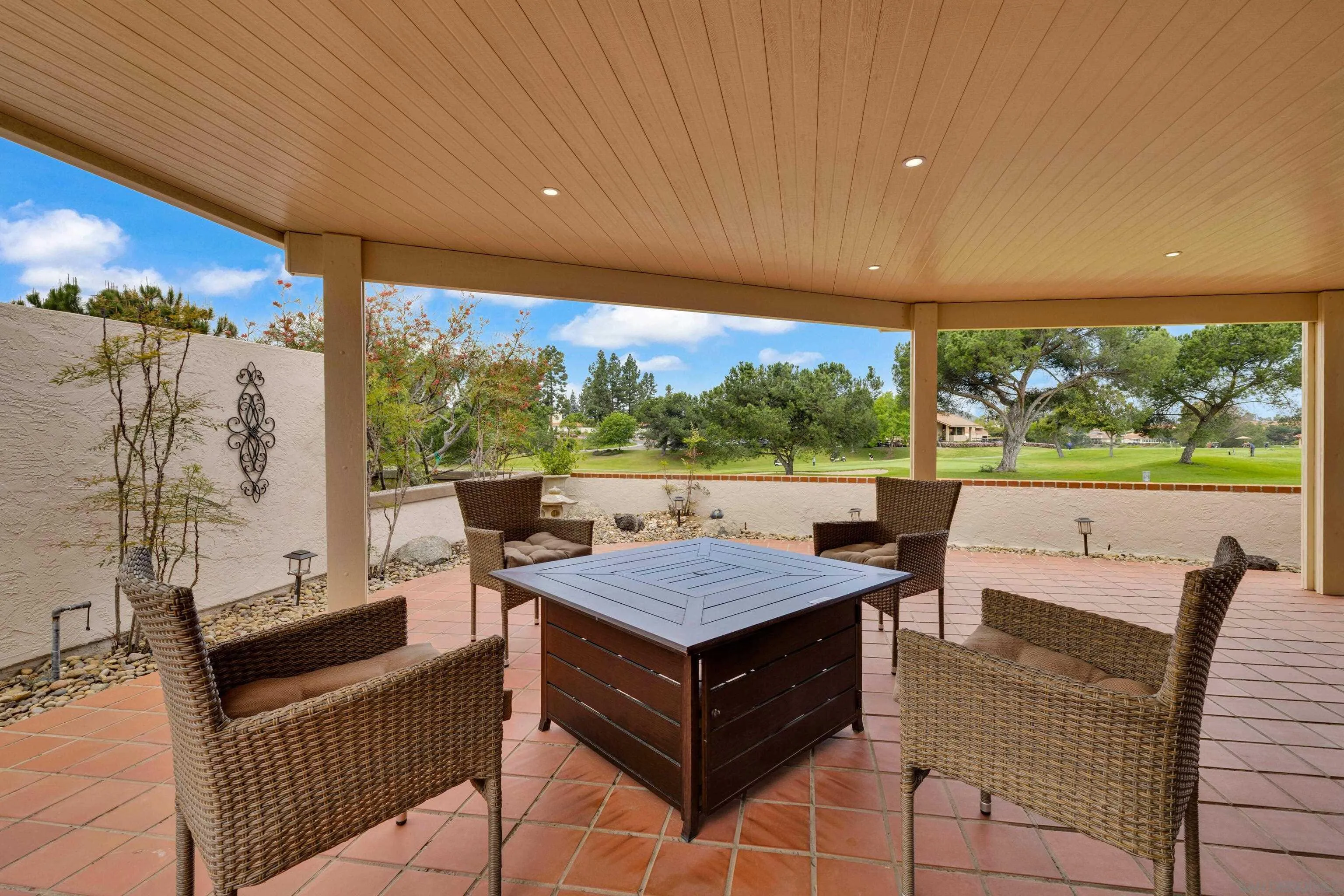 https://cdn.realtyfeed.com/cdn/127/250024383/d972426e03b41c65350621d60bf61a88.webp