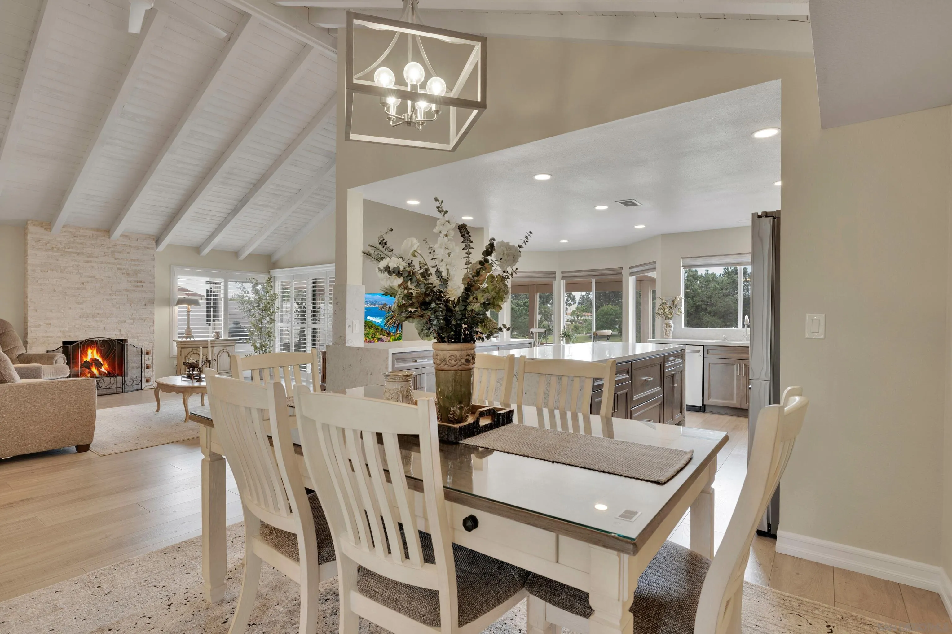 https://cdn.realtyfeed.com/cdn/127/250024383/e4393db8b02f13767d5b378d9cb36e47.webp