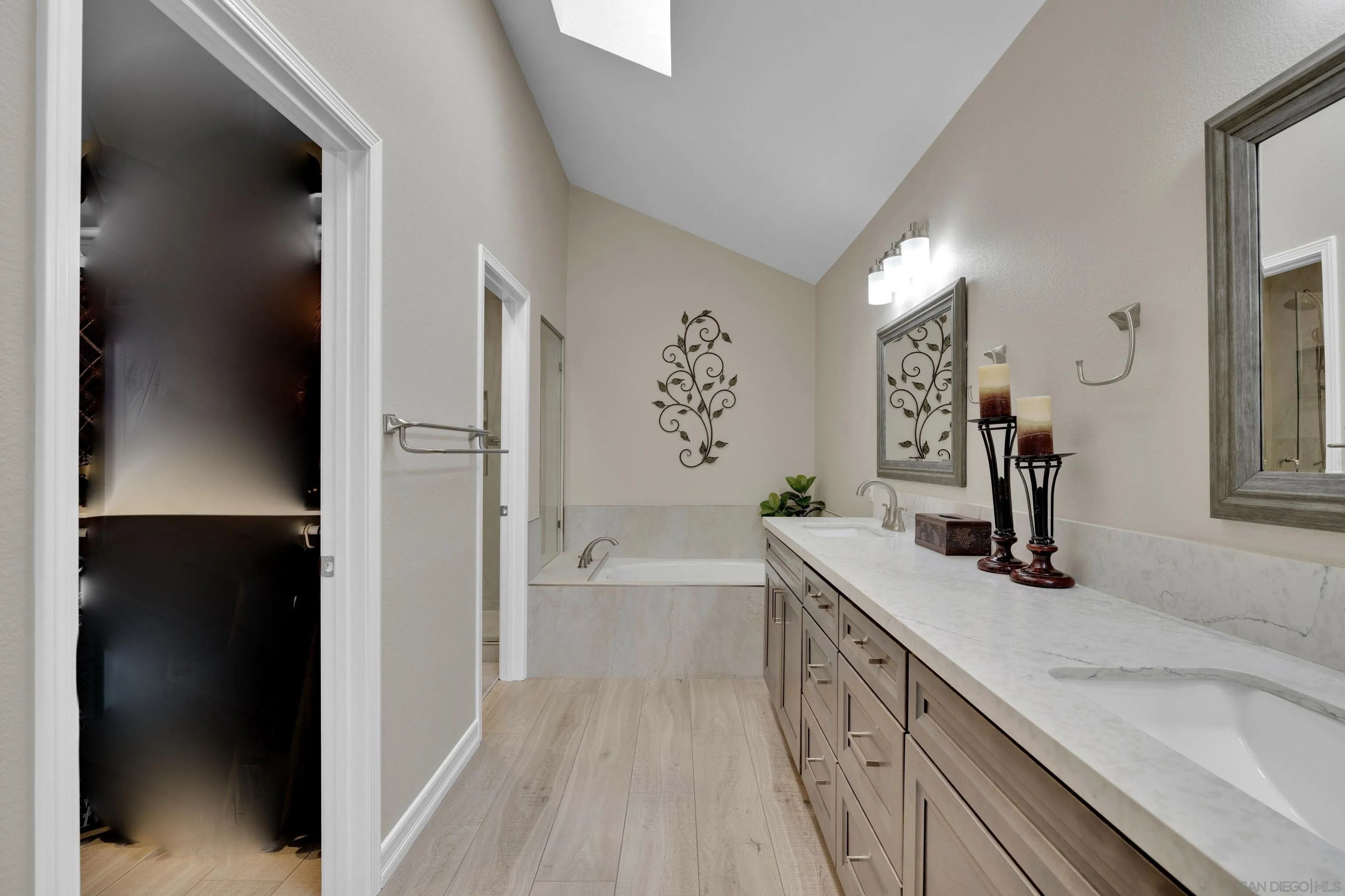 https://cdn.realtyfeed.com/cdn/127/250024383/fb4b836235c5b3534df75e5d4976db65.webp