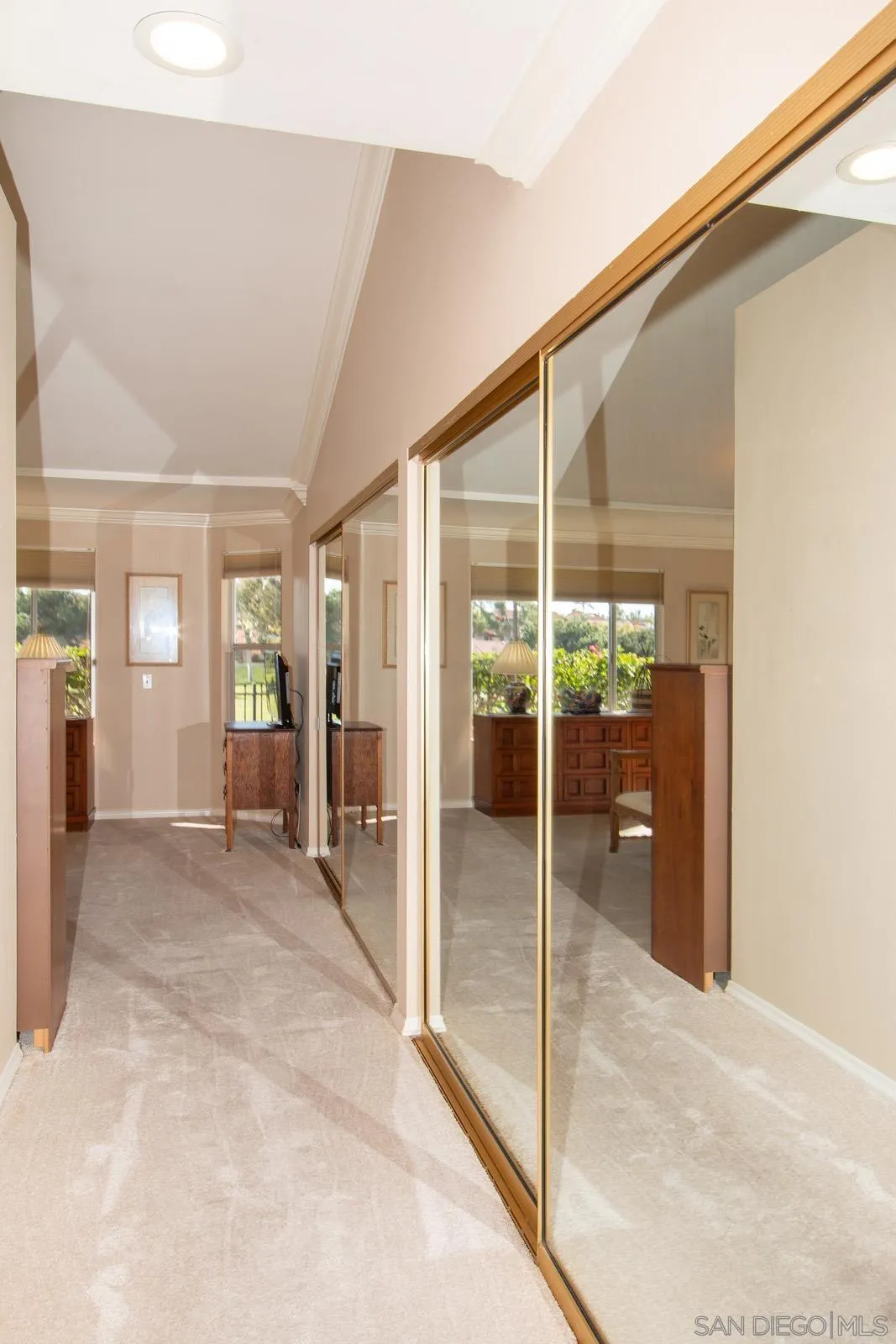 https://cdn.realtyfeed.com/cdn/127/250024402/47bbe597e67f5d8481912f918eb6aa54.webp