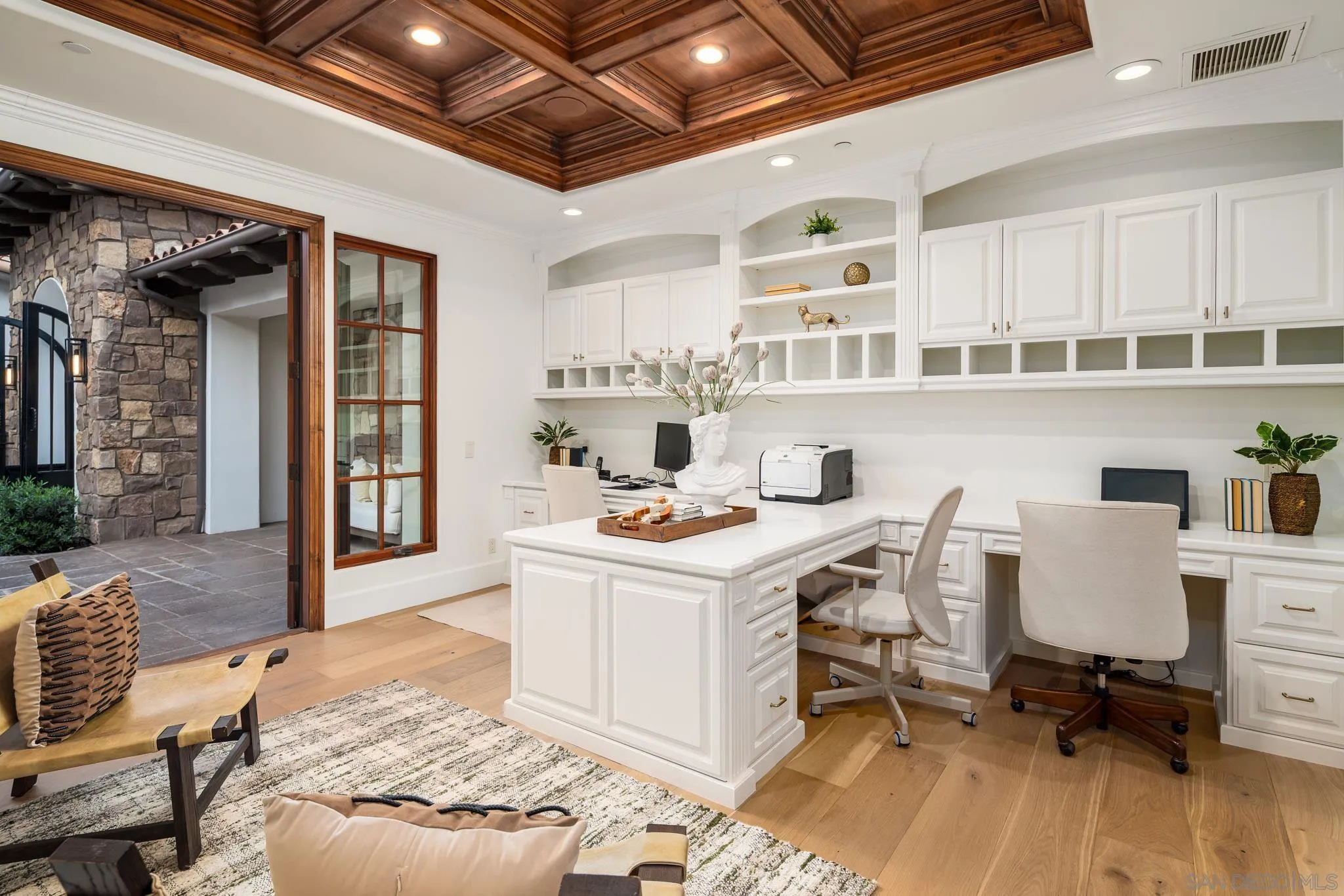 https://cdn.realtyfeed.com/cdn/127/250024405/290af9960c1a72759e98aca2fab85e24.webp