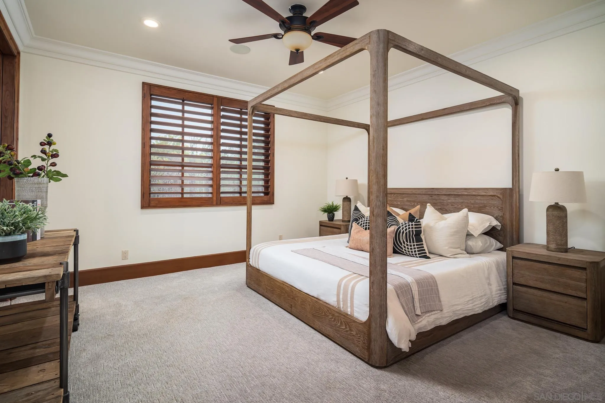 https://cdn.realtyfeed.com/cdn/127/250024405/4be0c096f21effa91ed6bcb2e8ef984d.webp