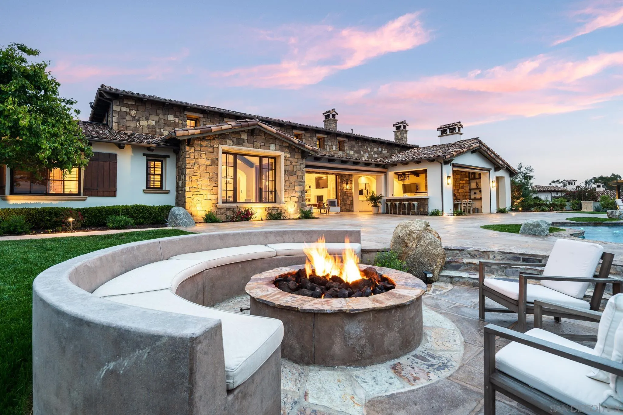 https://cdn.realtyfeed.com/cdn/127/250024405/b047d0a1be321f8a26623ca37fa8ab43.webp