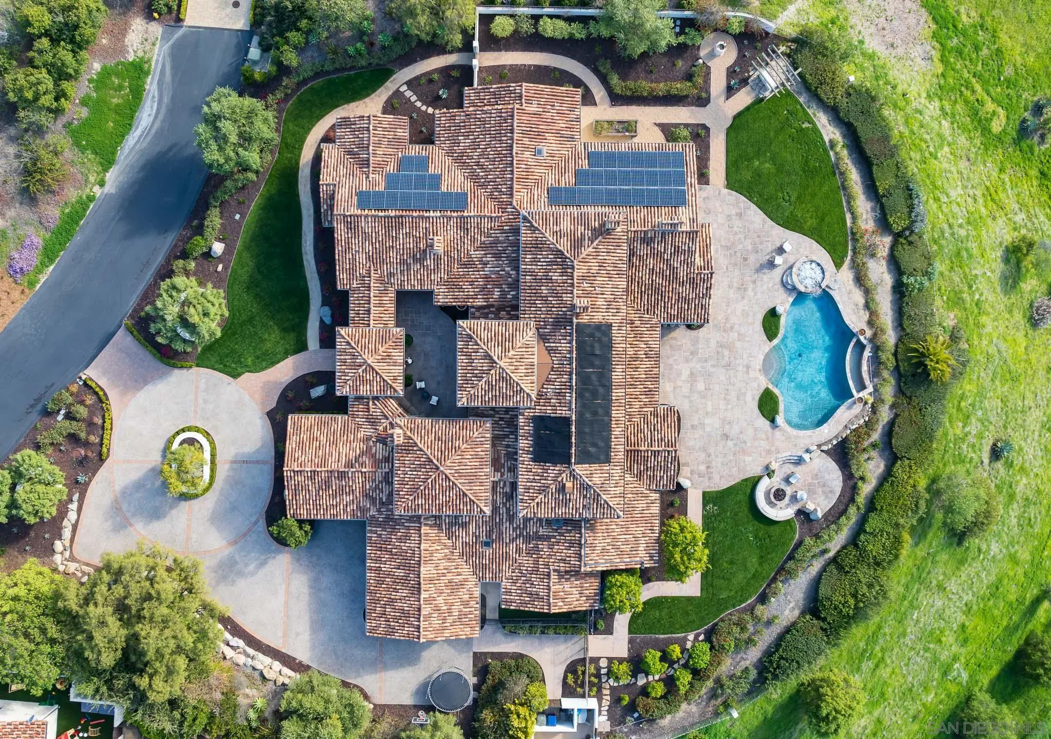 https://cdn.realtyfeed.com/cdn/127/250024405/c4c3938cd8893d7eda1159ccc410a0e0.webp