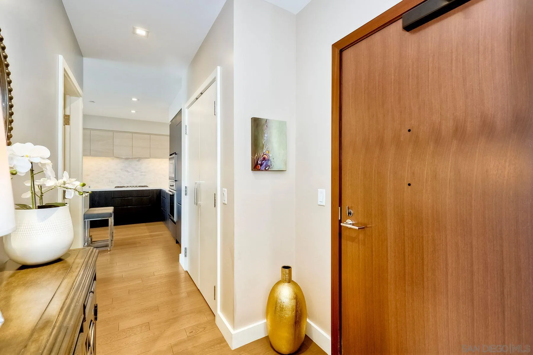 https://cdn.realtyfeed.com/cdn/127/250024412/180b1c94894f7d49ded8ce16b2980212.webp
