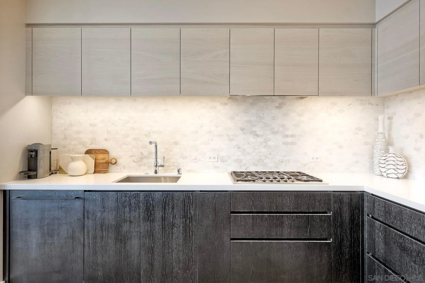https://cdn.realtyfeed.com/cdn/127/250024412/394f2fd30fabfdcc59d363a07db71095.webp