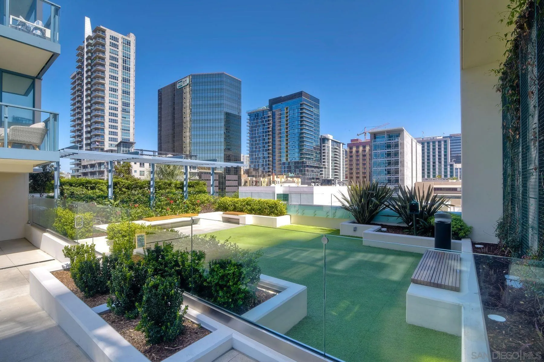 https://cdn.realtyfeed.com/cdn/127/250024412/6aec6b7d0a43bed3a546aa96d6a06bf2.webp