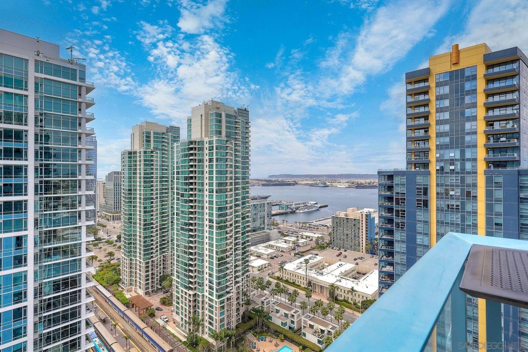 https://cdn.realtyfeed.com/cdn/127/250024412/81a81444edf3b5a9422670045fd5ce2b.webp