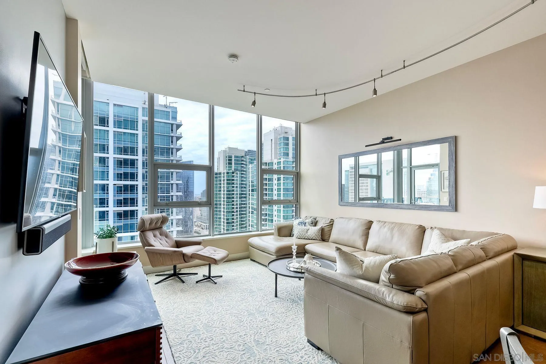 https://cdn.realtyfeed.com/cdn/127/250024412/82c7baff88fc5f06bc7a95d717181352.webp