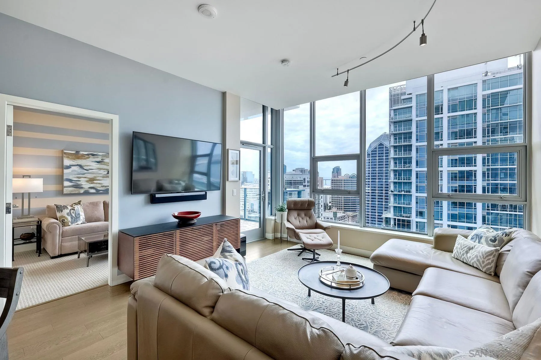 https://cdn.realtyfeed.com/cdn/127/250024412/a3e05bff393df40ad07e611895ccdcb9.webp
