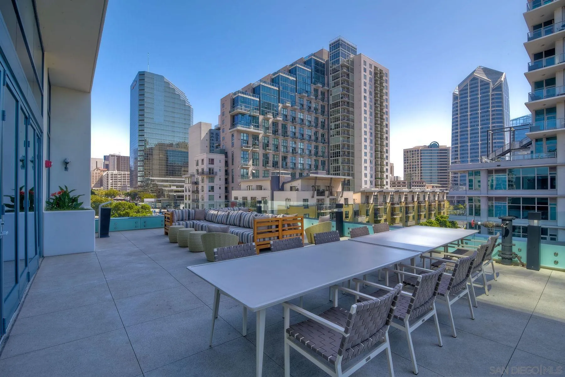https://cdn.realtyfeed.com/cdn/127/250024412/ce1c0e7b0fe2ee9db3747e3e3edf3836.webp