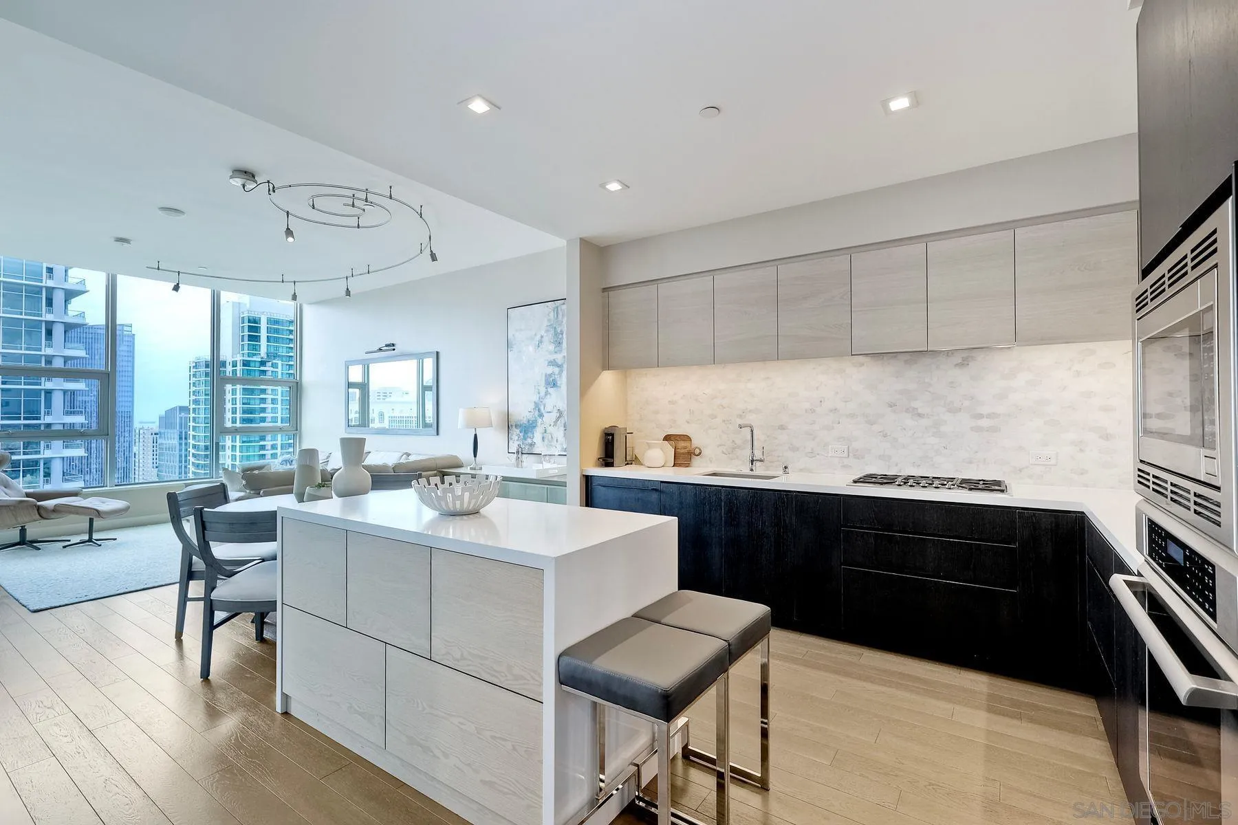 https://cdn.realtyfeed.com/cdn/127/250024412/f1ac63f1f1e3a91333ff4fec62ac6c50.webp