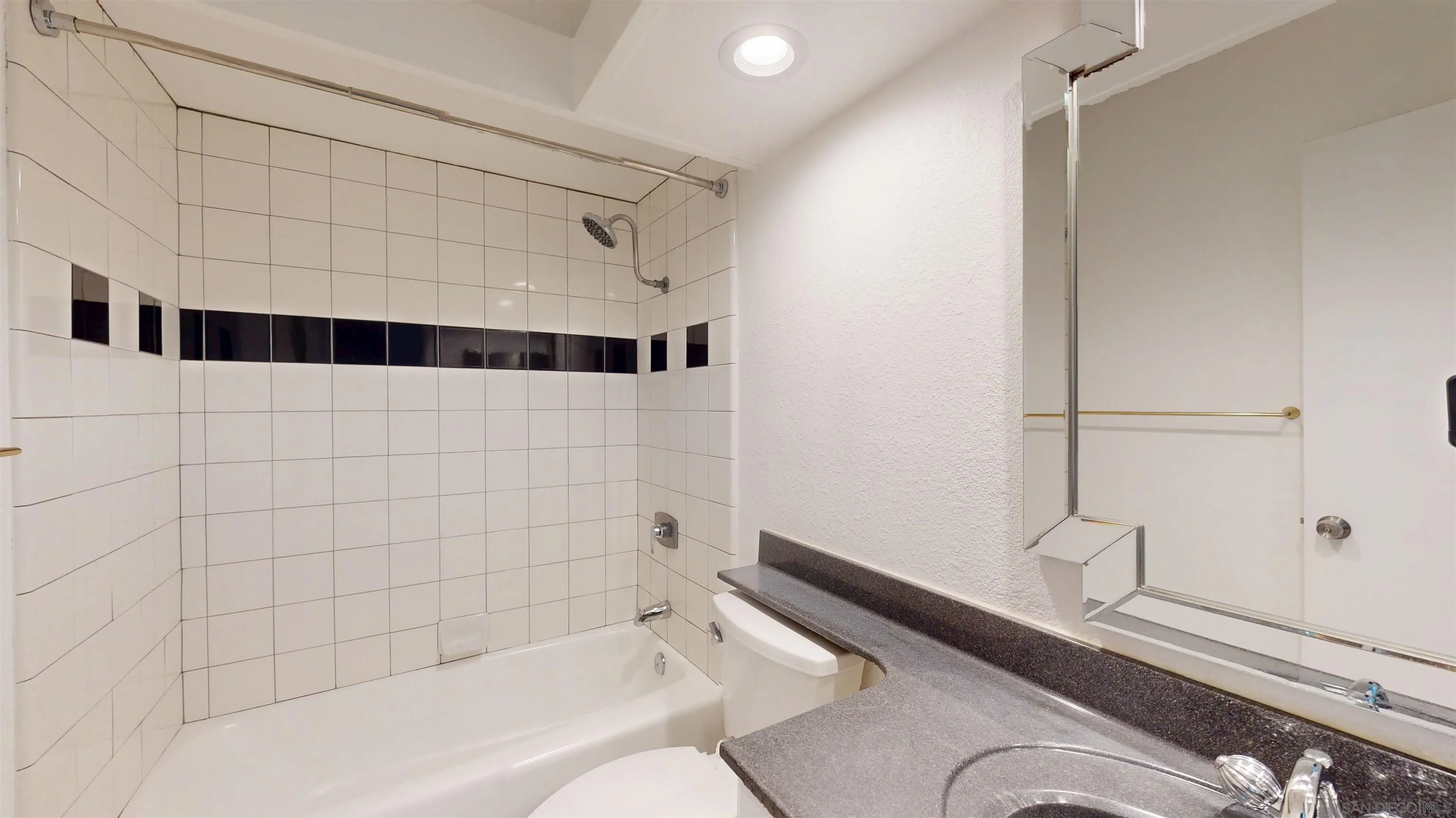 https://cdn.realtyfeed.com/cdn/127/250024474/e7cd83180016f49d5a77c50fa1dbd4c4.webp