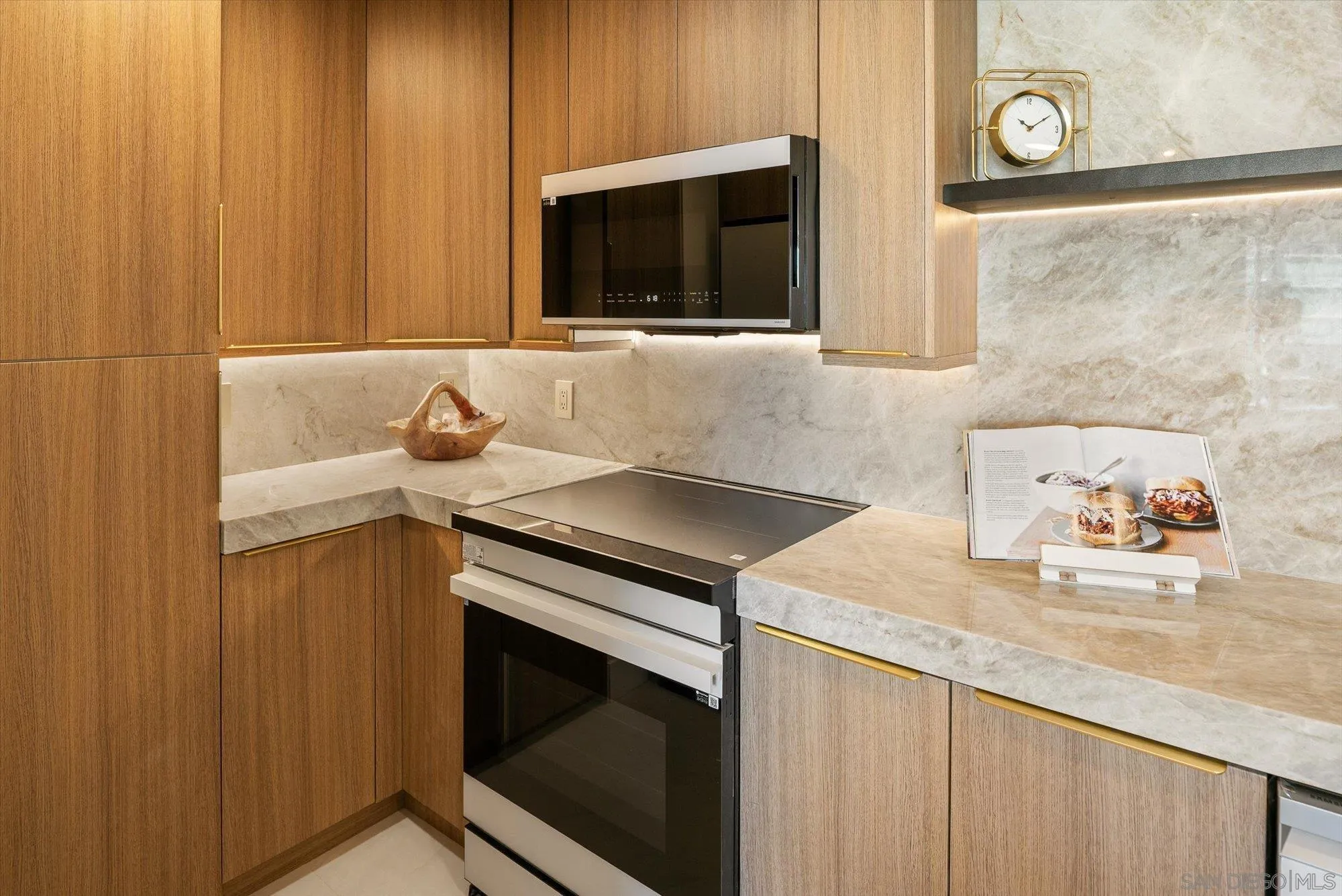 Photo #6: 250024494 Listing 