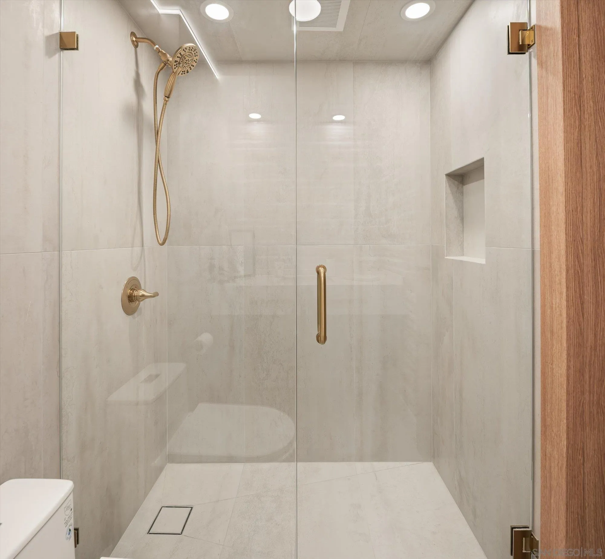 Photo #20: 250024494 Listing: Photo #20