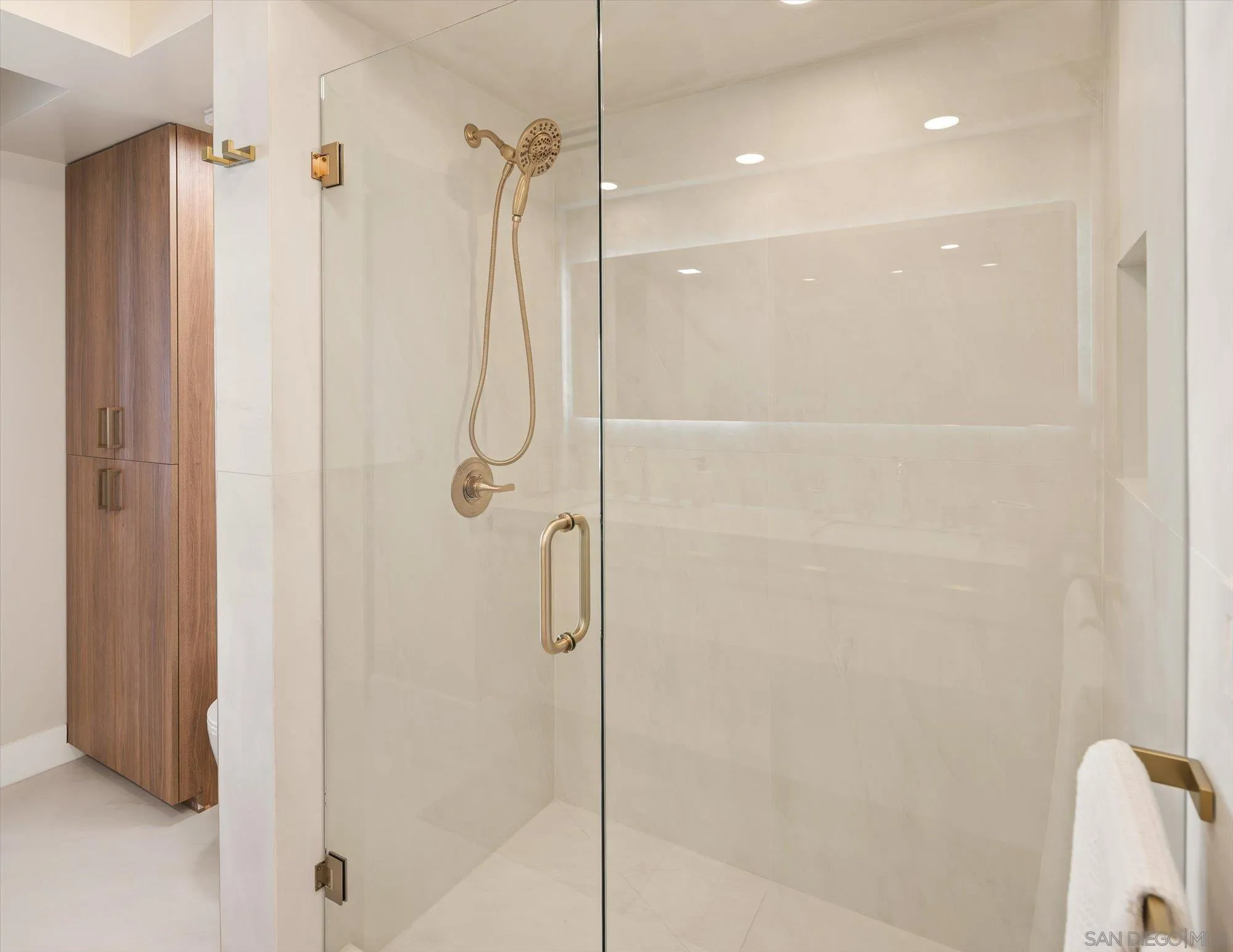 Photo #27: 250024494 Listing: Photo #27