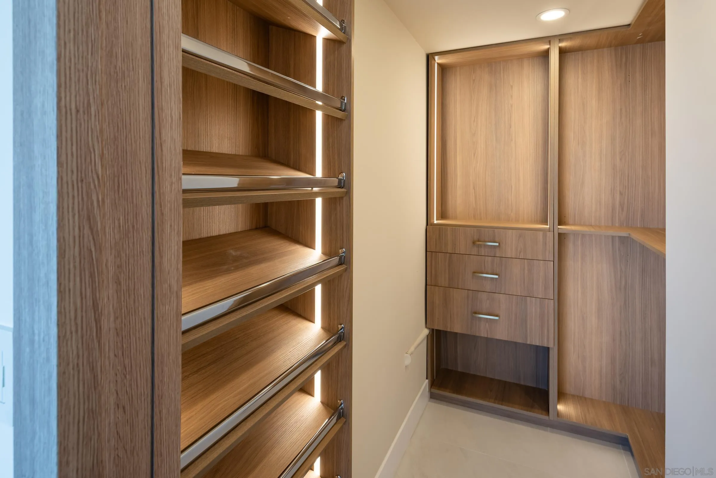 https://cdn.realtyfeed.com/cdn/127/250024494/ee37c41b23d810b52d734b9904ad624f.webp