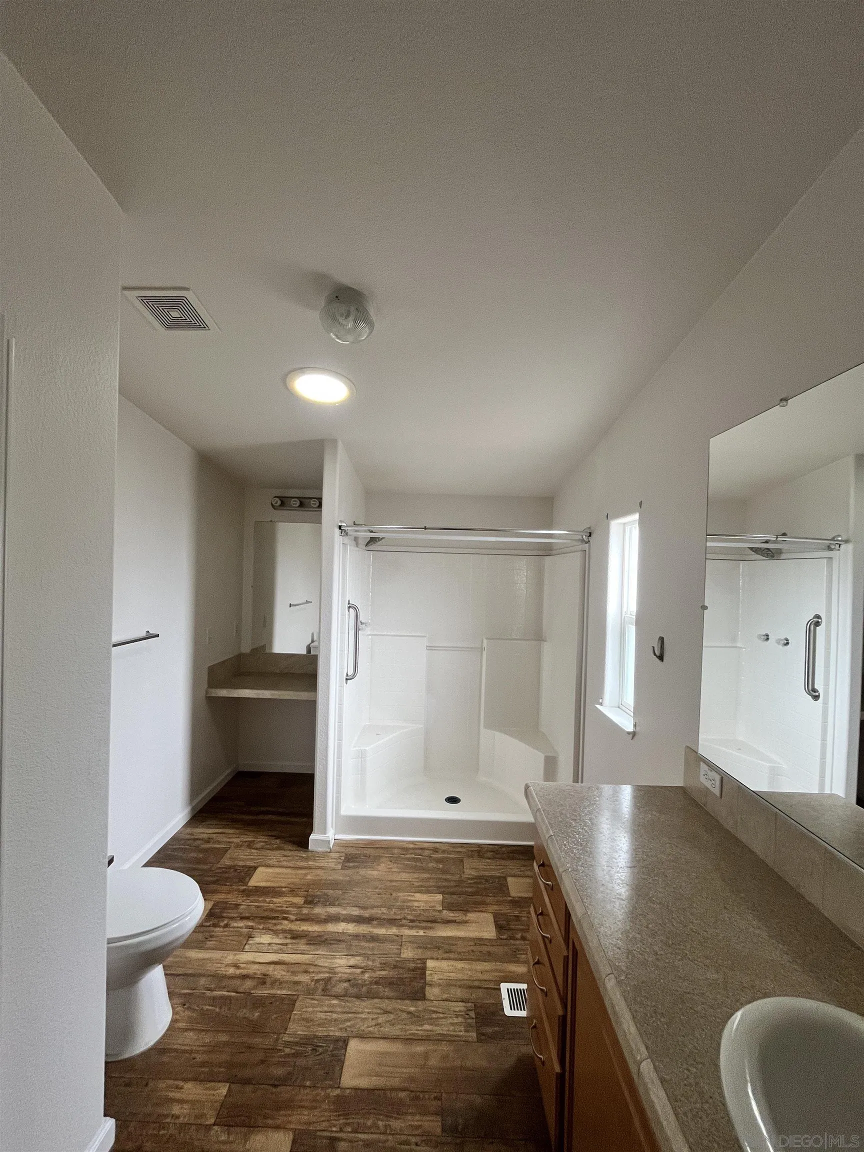 https://cdn.realtyfeed.com/cdn/127/250024525/b1086a3cee69501212214a84601ee3c0.webp