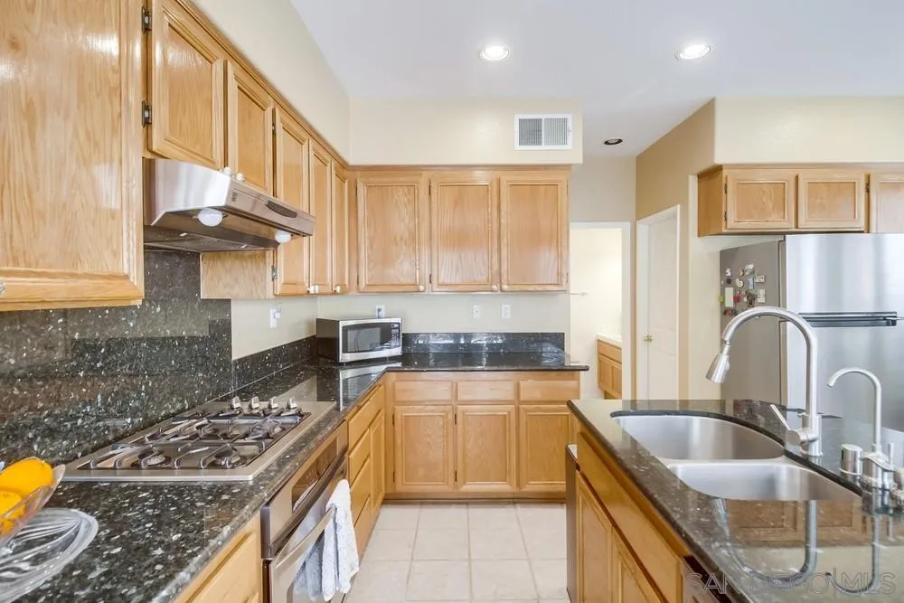 https://cdn.realtyfeed.com/cdn/127/250024532/5bc263833b3c184c7c6163de0512b9ad.webp