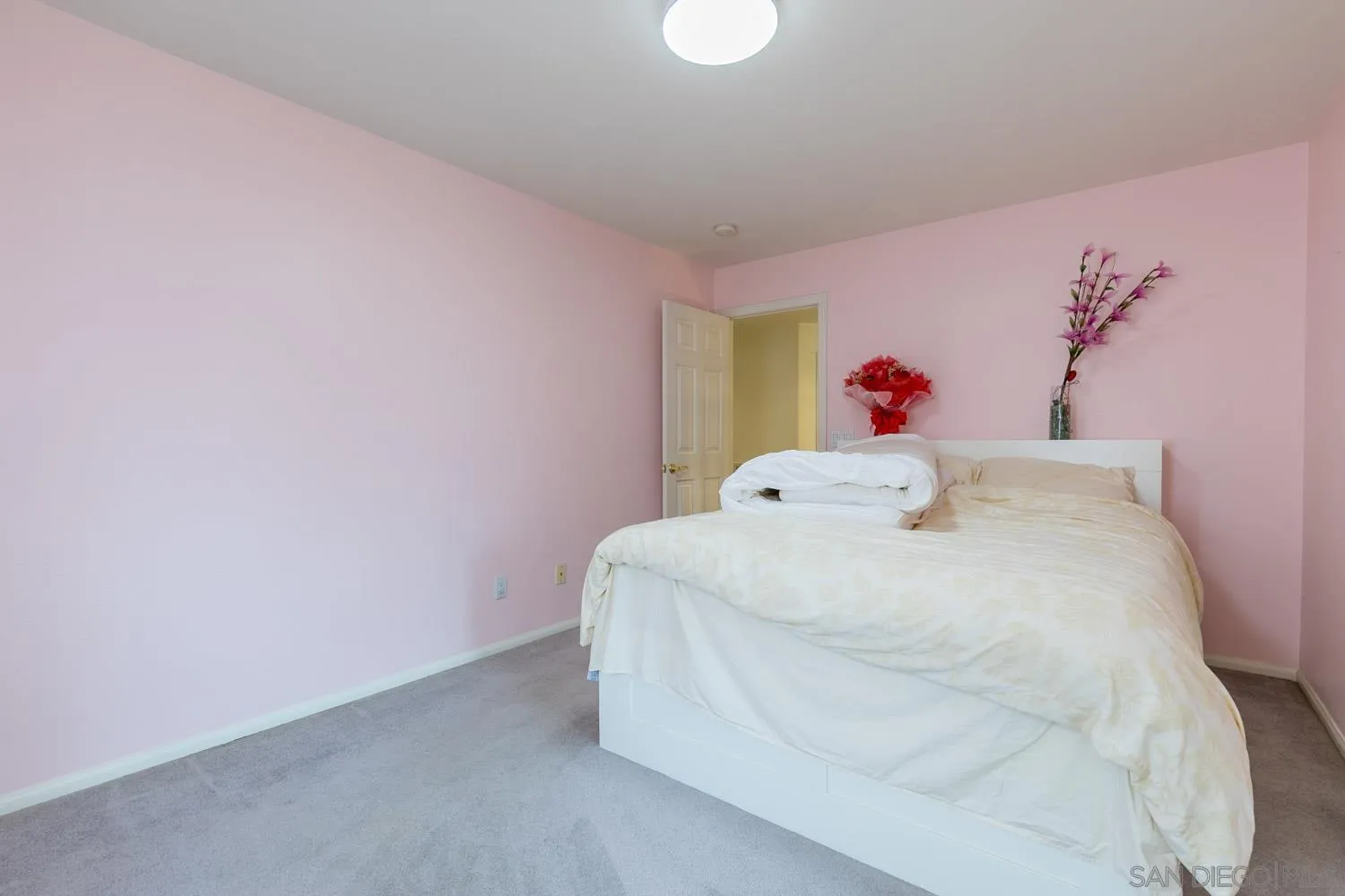https://cdn.realtyfeed.com/cdn/127/250024577/4021859594450aba4a527455ddfafd2b.webp