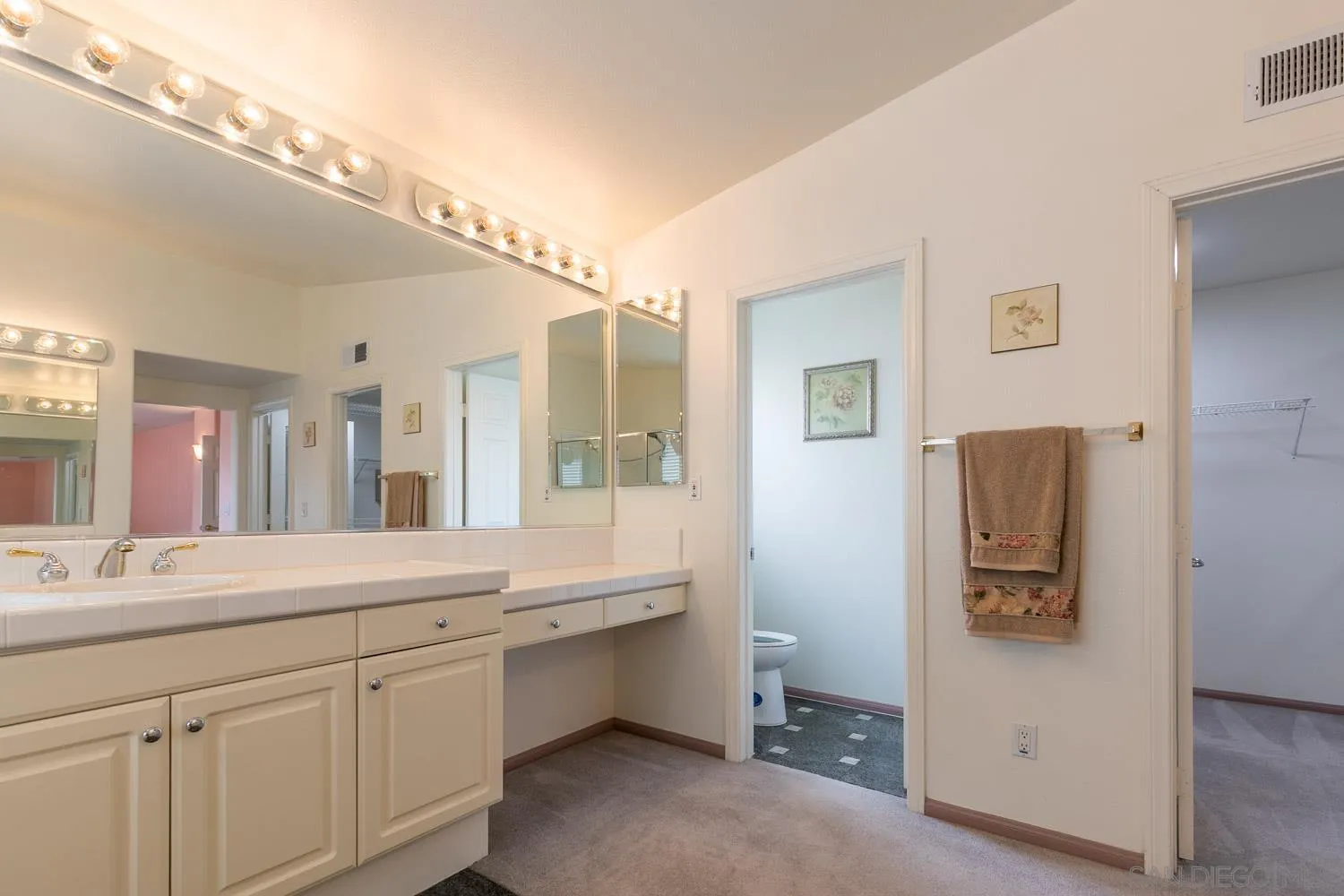 https://cdn.realtyfeed.com/cdn/127/250024577/8f3015e678ed7642c036e61c36a45fb6.webp