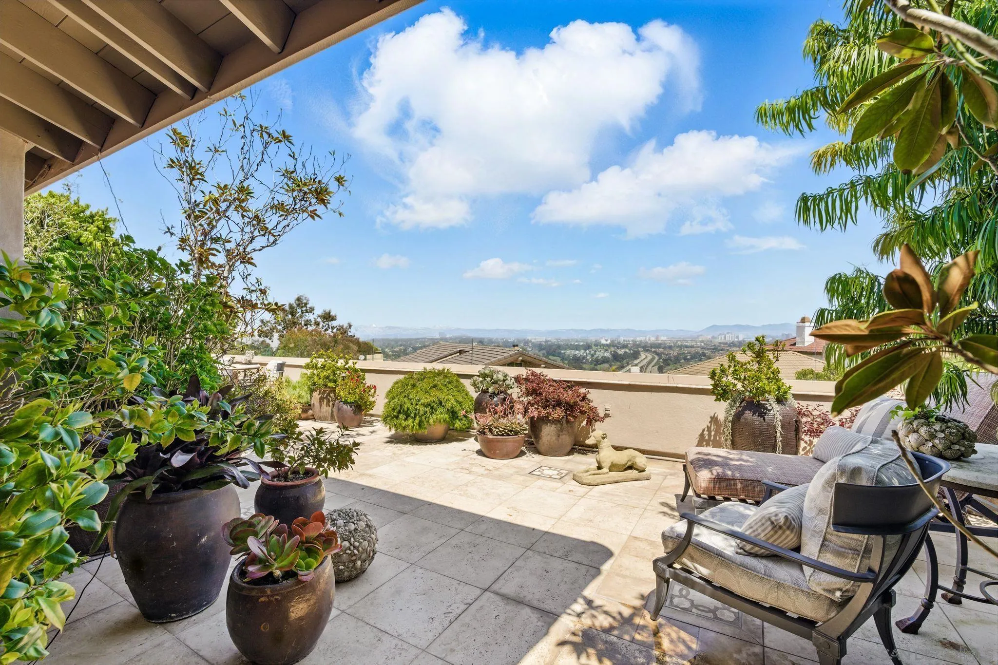 https://cdn.realtyfeed.com/cdn/127/250024589/7e114e9c1d0138f3285c2fec121b43f1.webp