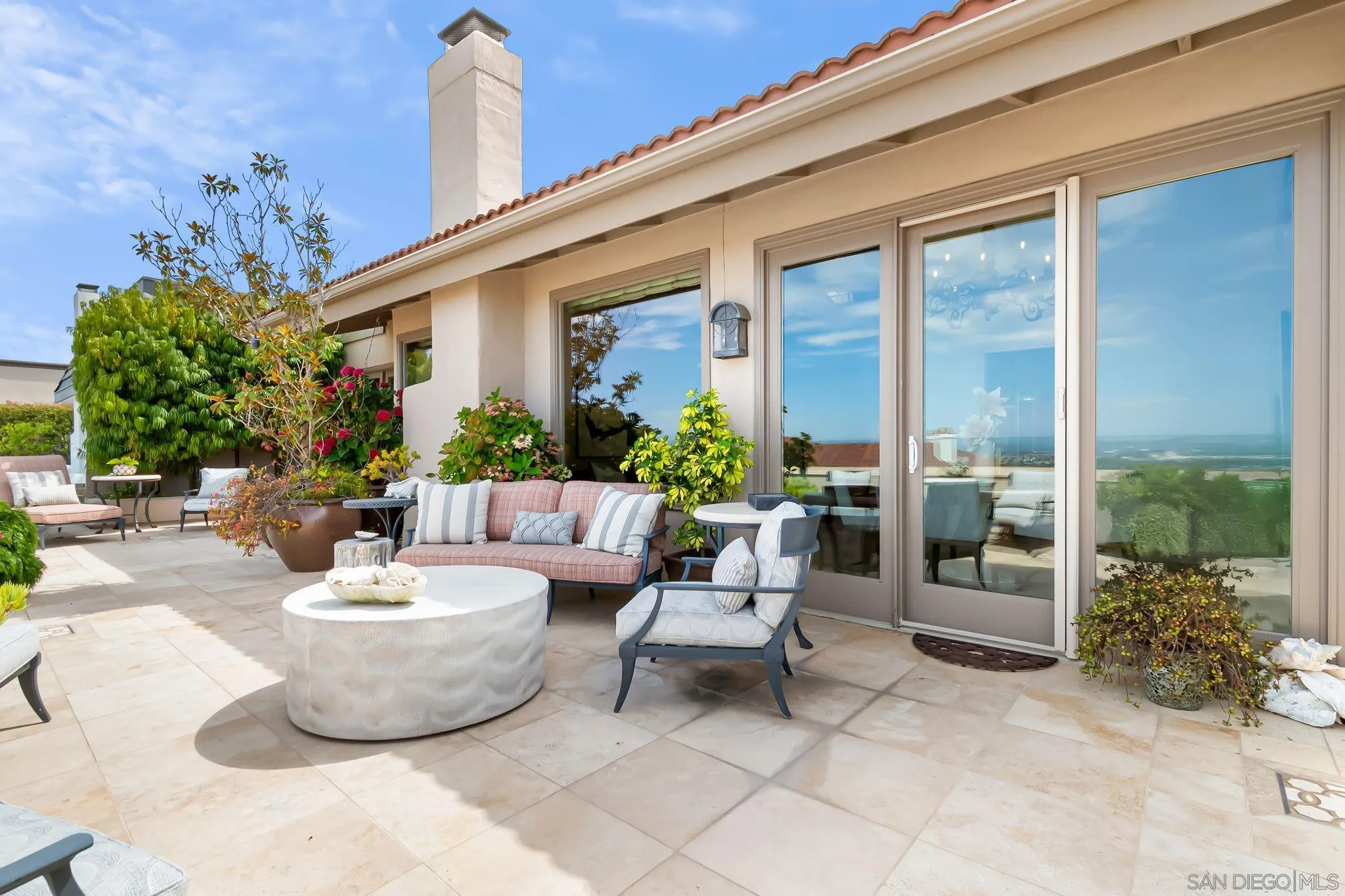 https://cdn.realtyfeed.com/cdn/127/250024589/9af862b34839b182381b8695d8742f33.webp