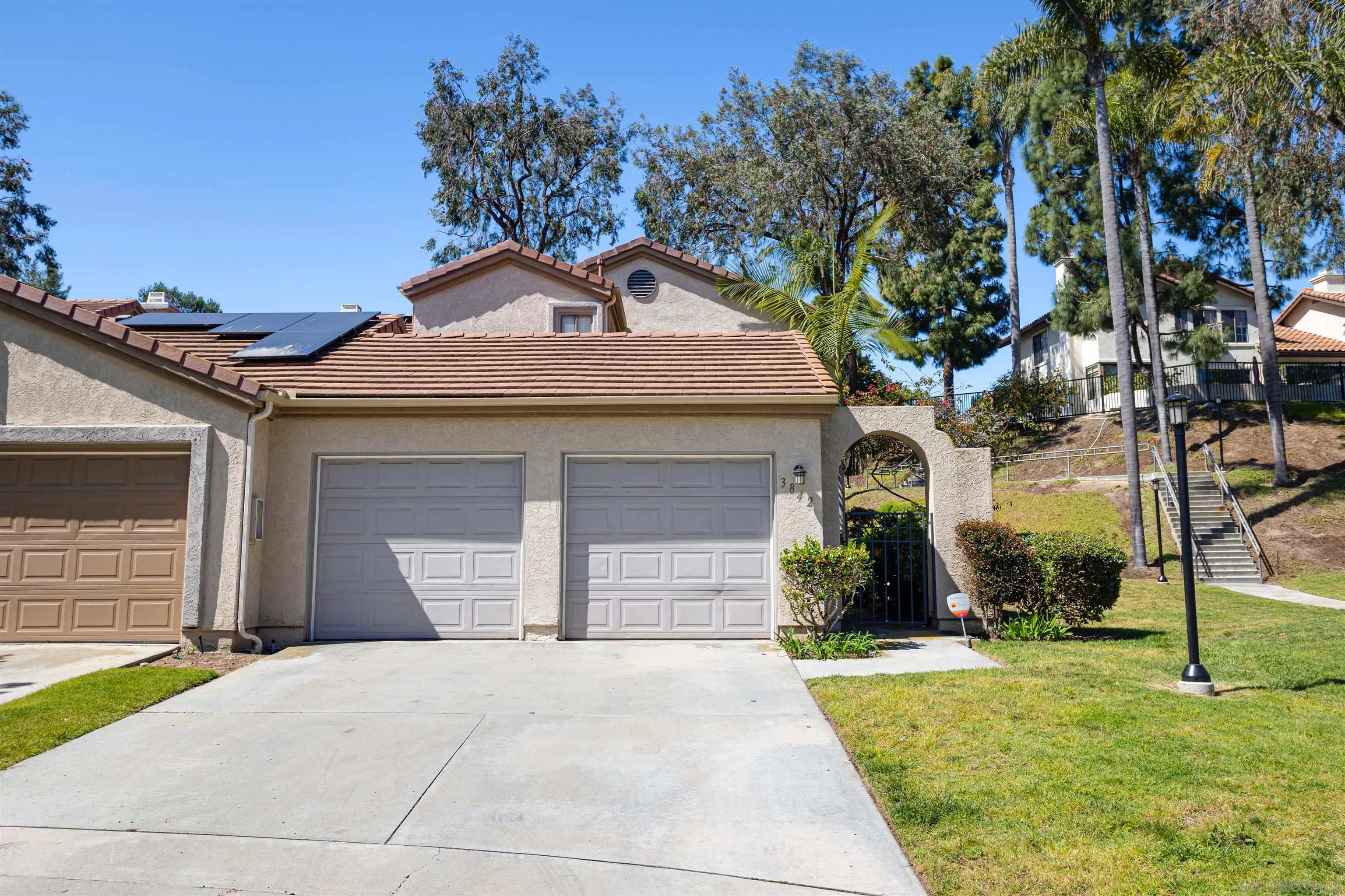 Photo #2: 250024616 Listing 