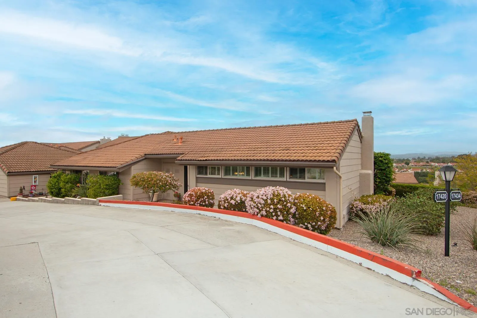 Photo #2: 250024651 Listing 