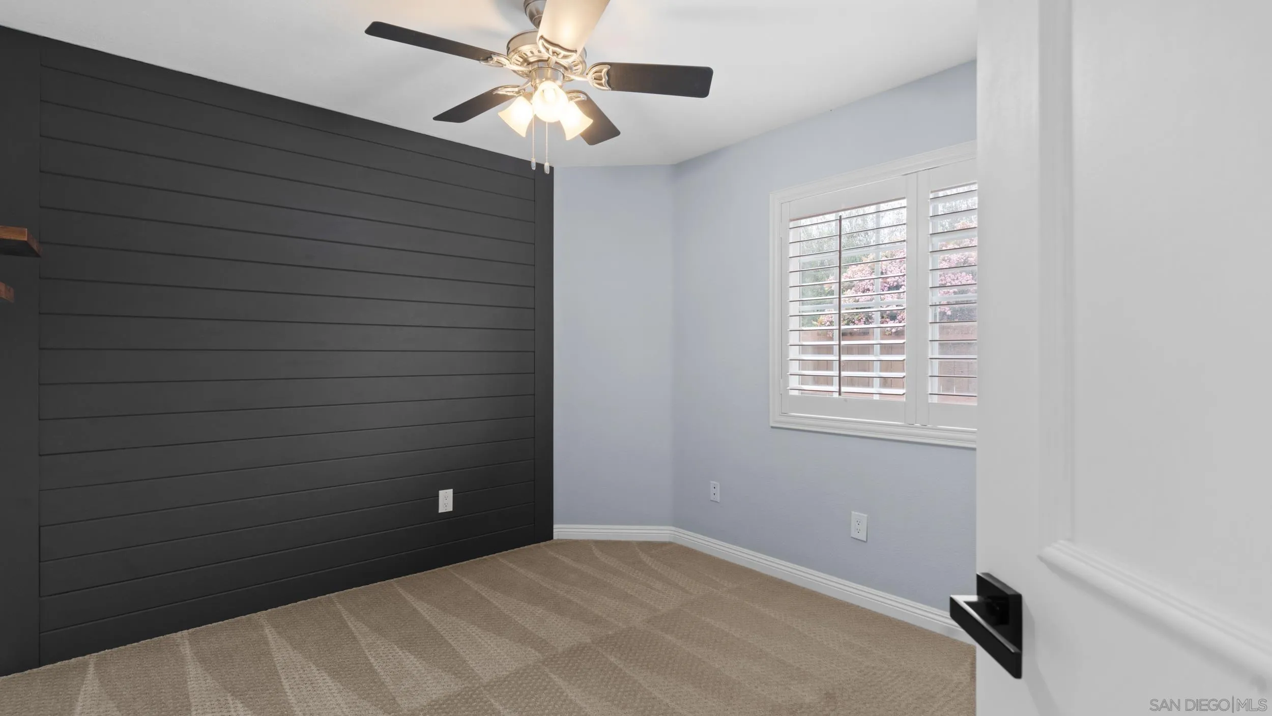 https://cdn.realtyfeed.com/cdn/127/250024674/382f62b6d232da5529a608d603114227.webp