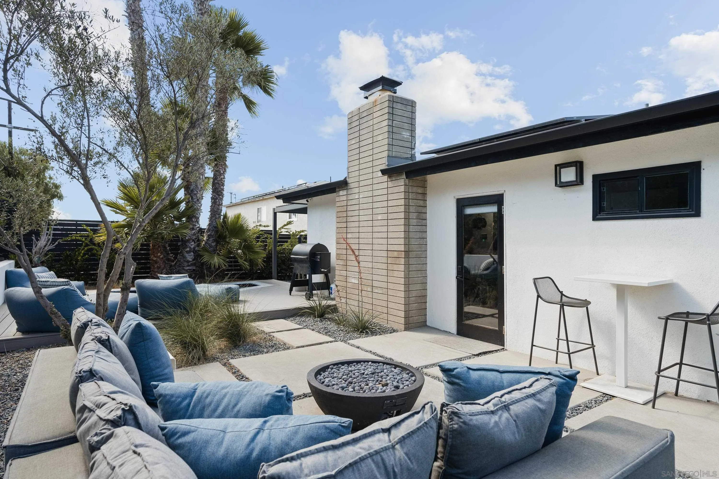https://cdn.realtyfeed.com/cdn/127/250024701/7d1b13a9c243ec91b85ad5074434600f.webp