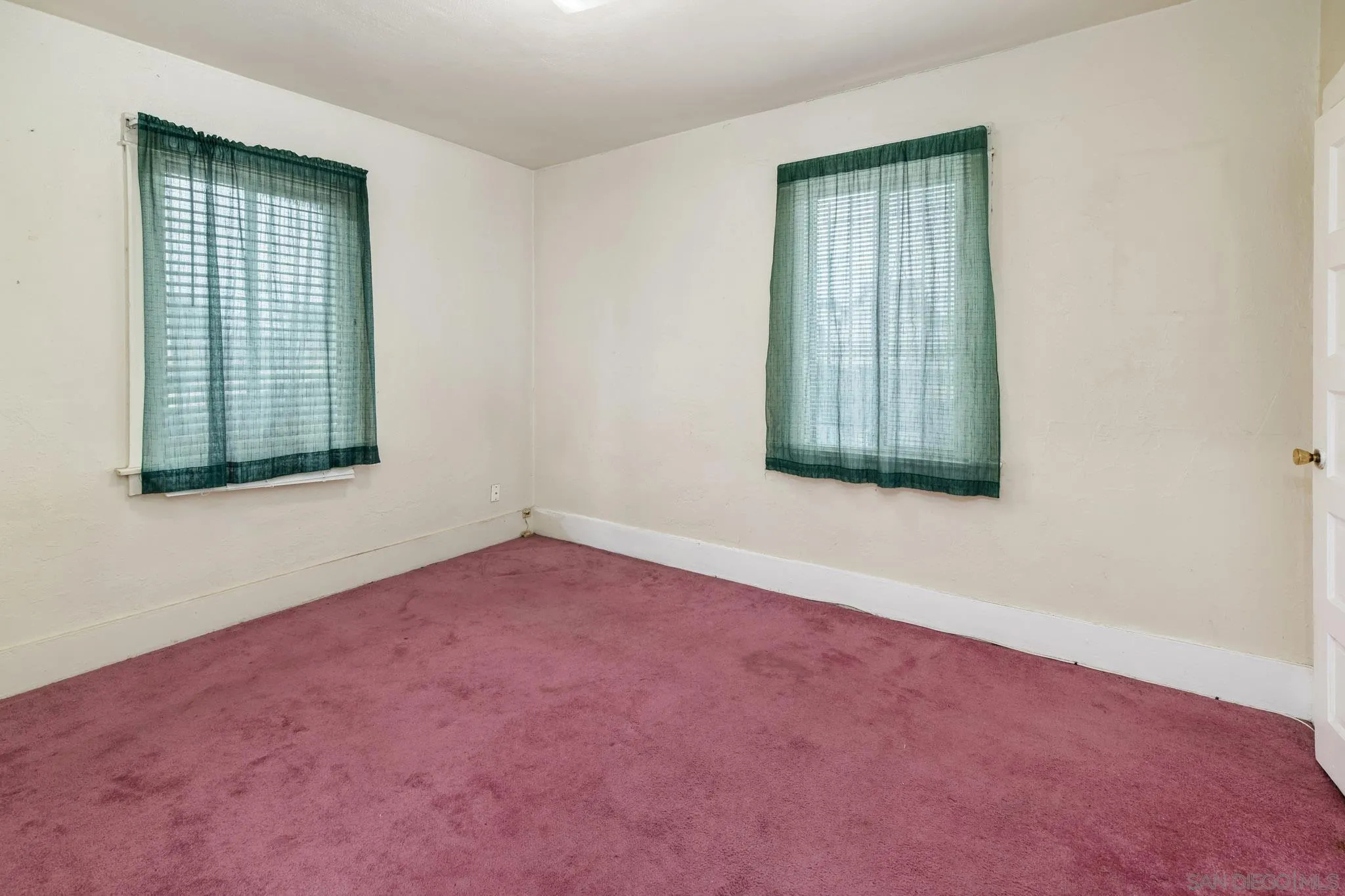 https://cdn.realtyfeed.com/cdn/127/250024731/15fcaffa87e2e032becf851c2a986ec1.webp
