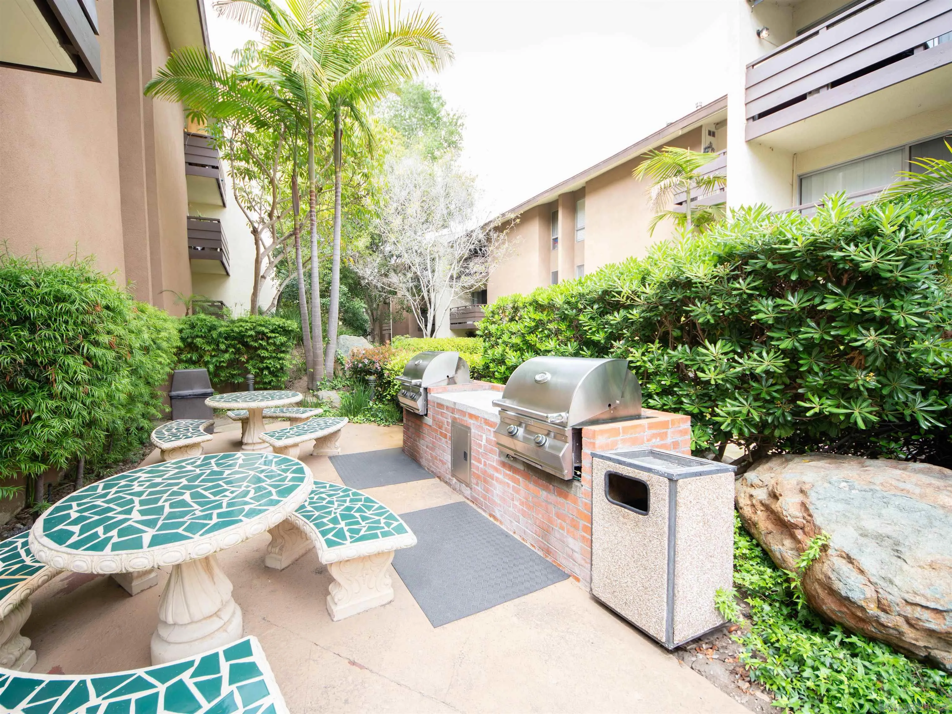 https://cdn.realtyfeed.com/cdn/127/250024732/837d8d80afa13935c6817bca5eadf07f.webp
