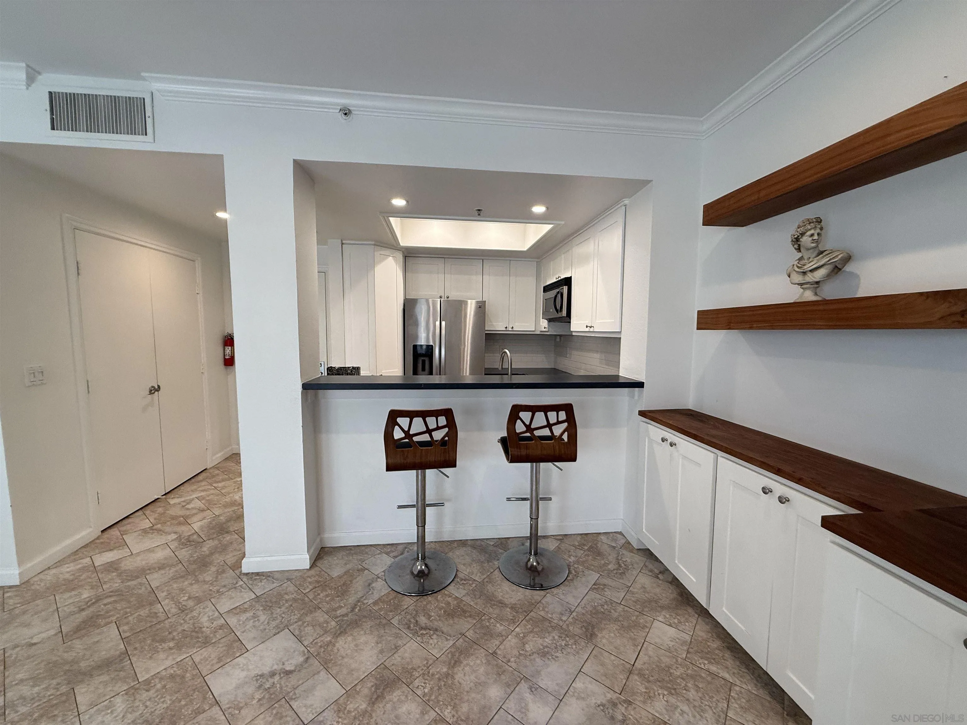 Photo #2: 250024748 Listing 