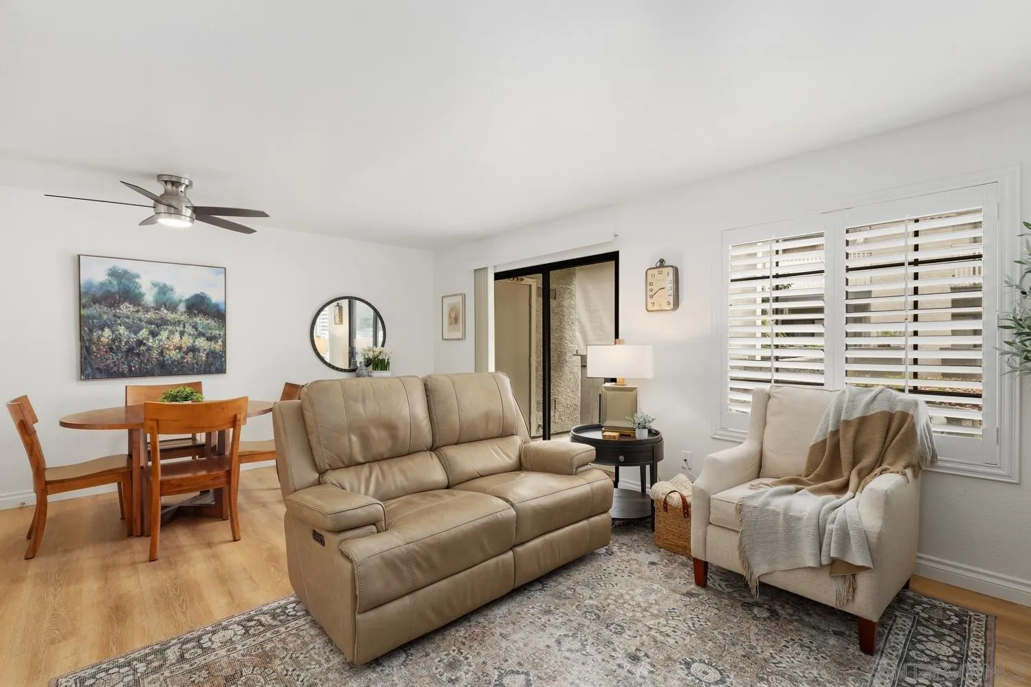 Photo #2: 250024758 Listing 