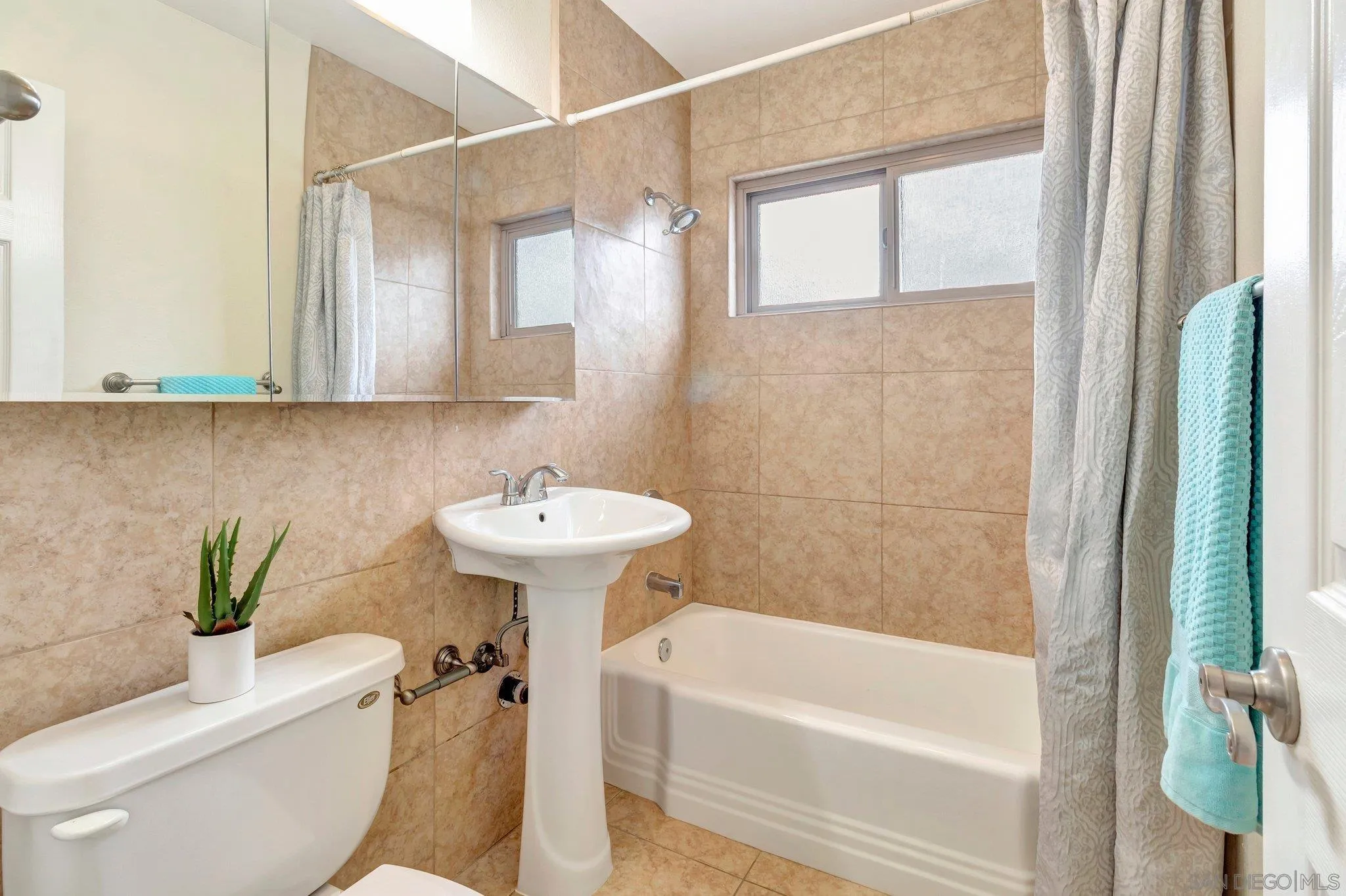 https://cdn.realtyfeed.com/cdn/127/250024773/3fa1ca417c8778467ade124cb2e118a3.webp