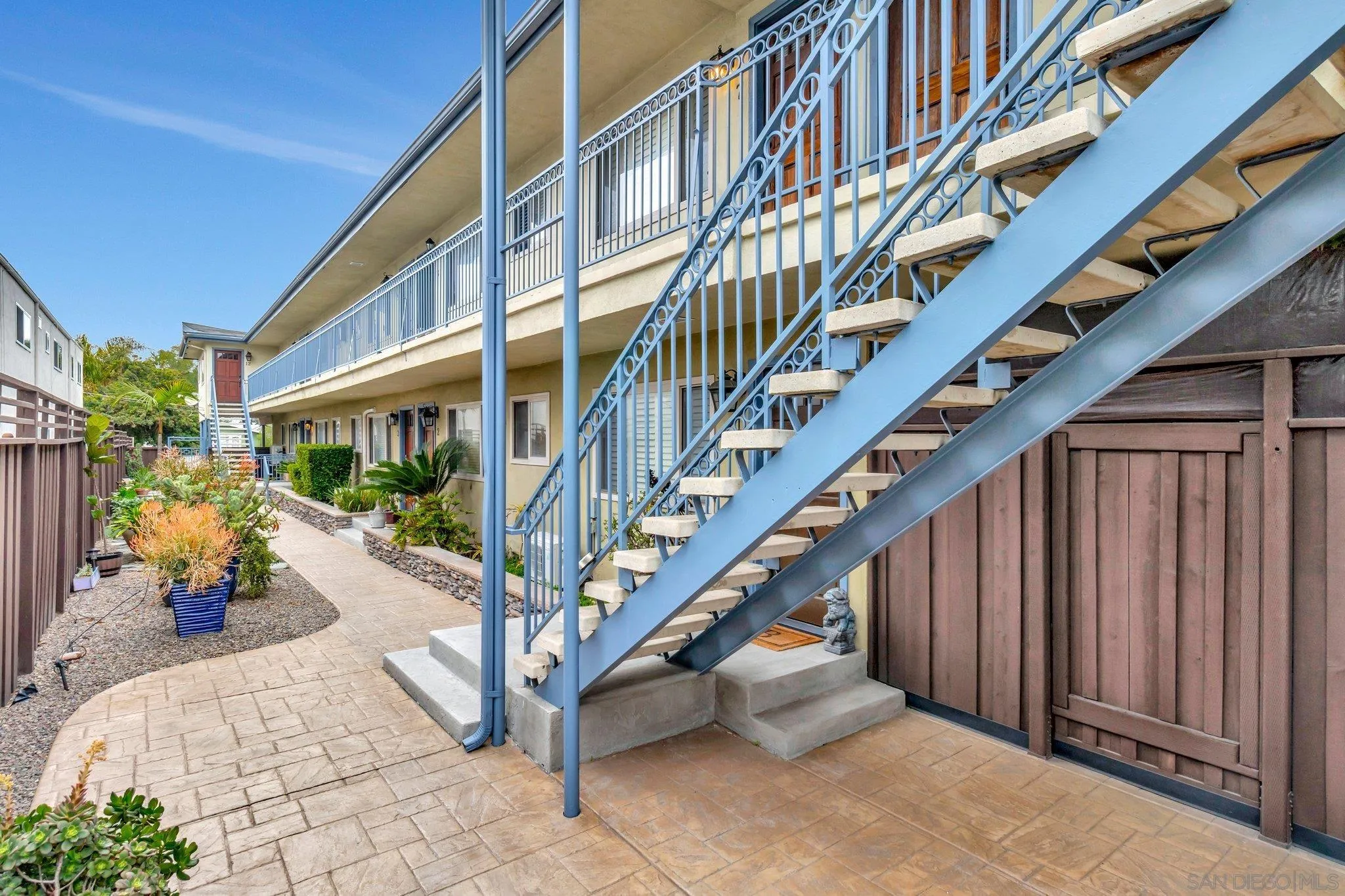 https://cdn.realtyfeed.com/cdn/127/250024773/e4acccaebcd67a396b35ad900e8e1f4b.webp